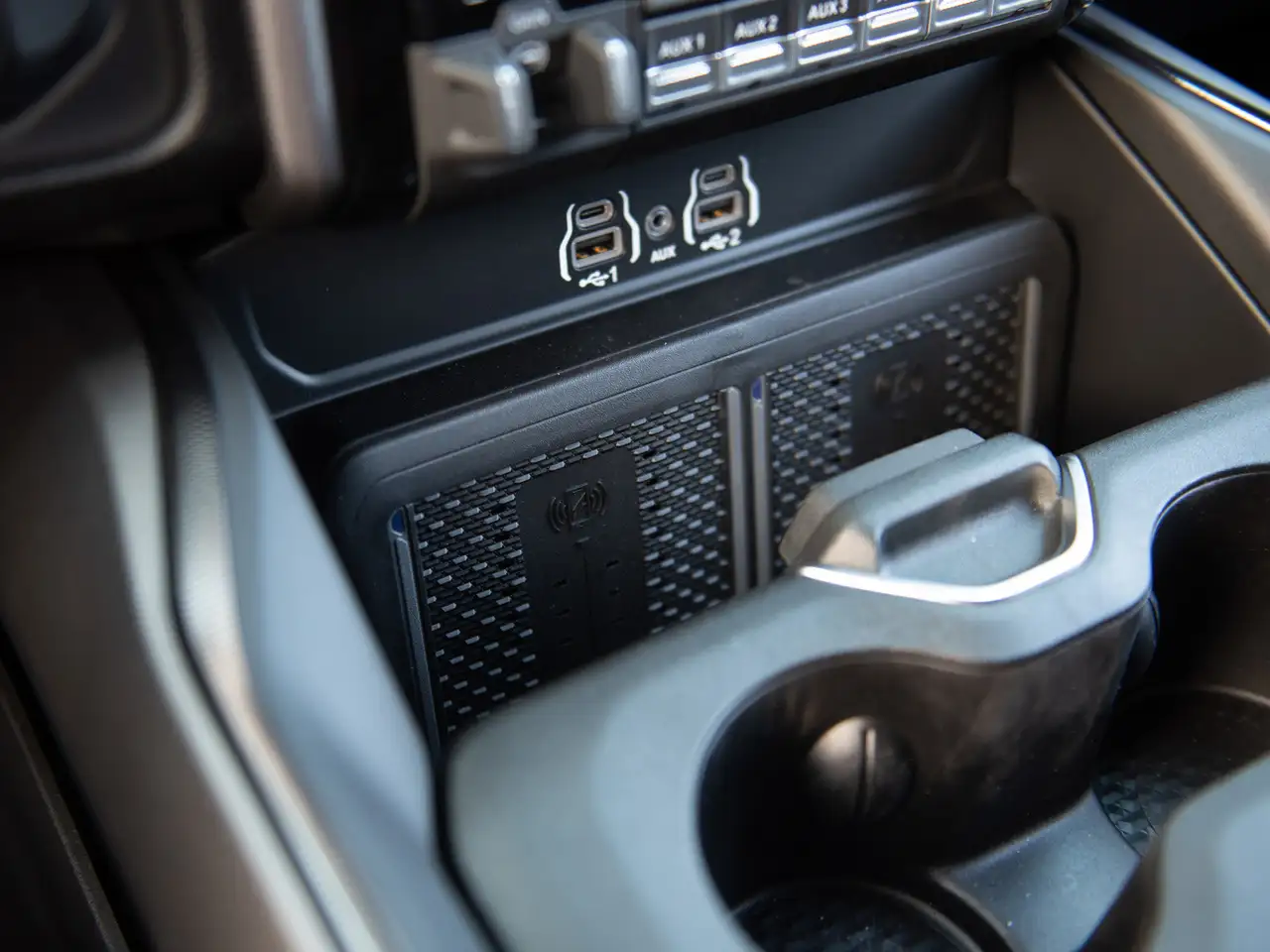 RAM 2500 снимка RAM 2500
