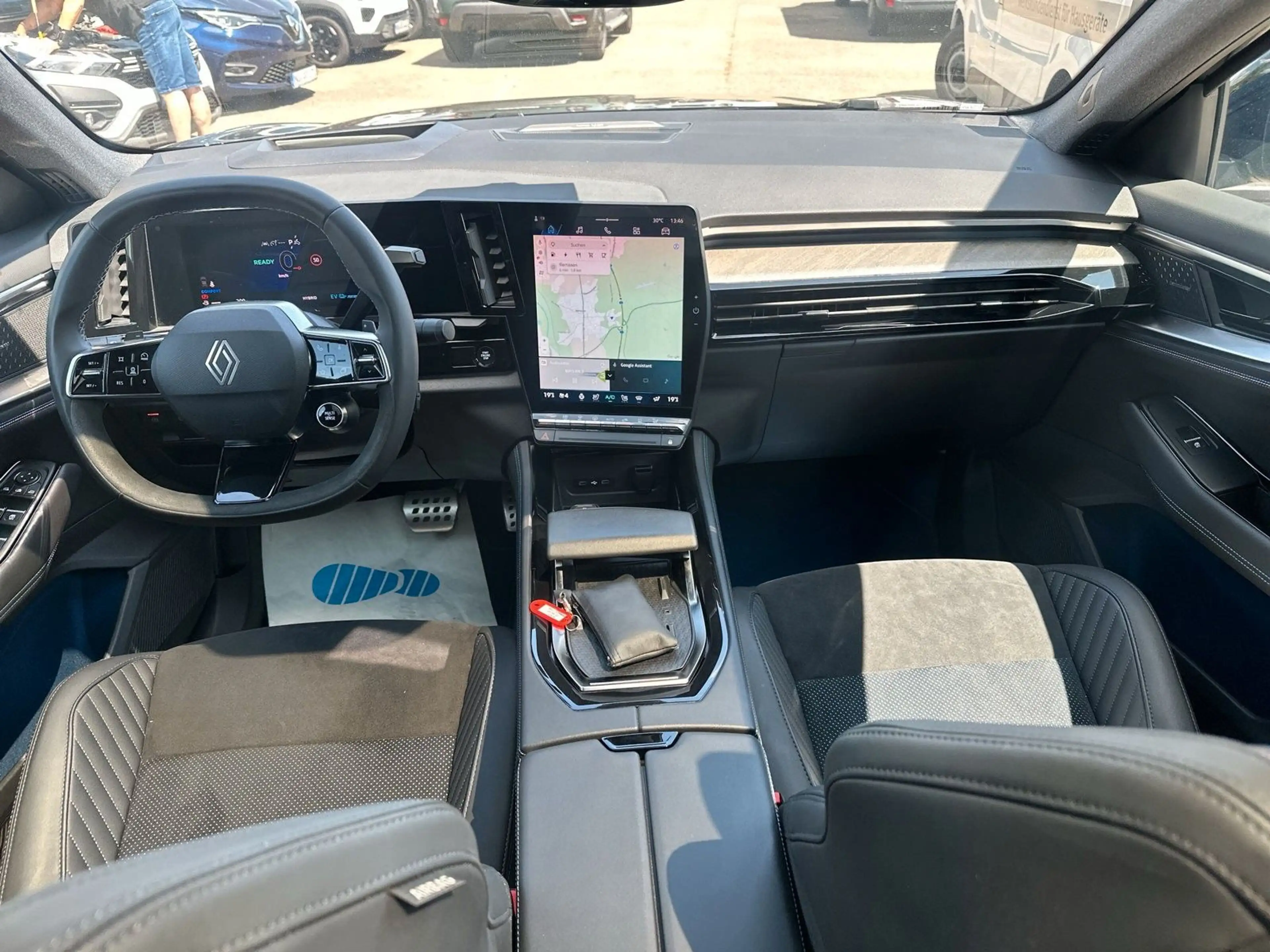 Renault Rafale 300 Plug-in Hybrid 4x4 Atelier Alpine — photo 8