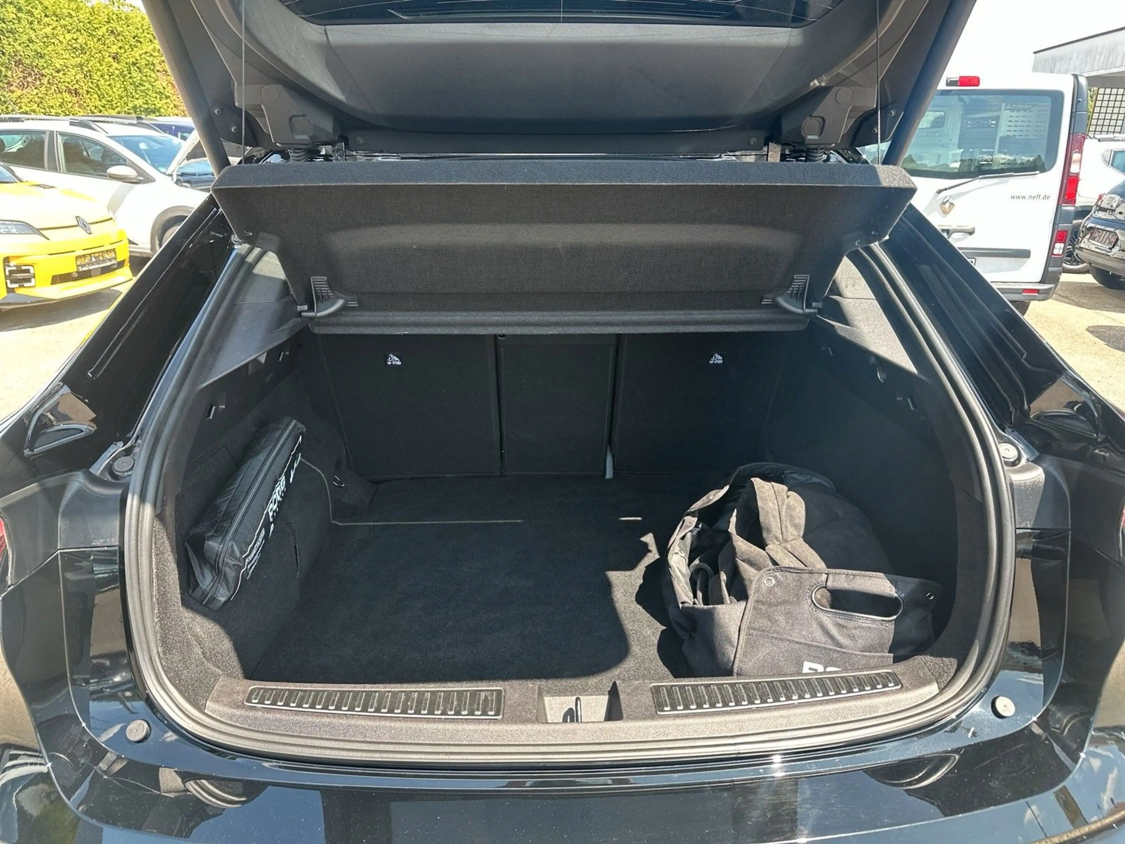 Renault Rafale 300 Plug-in Hybrid 4x4 Atelier Alpine — photo 6