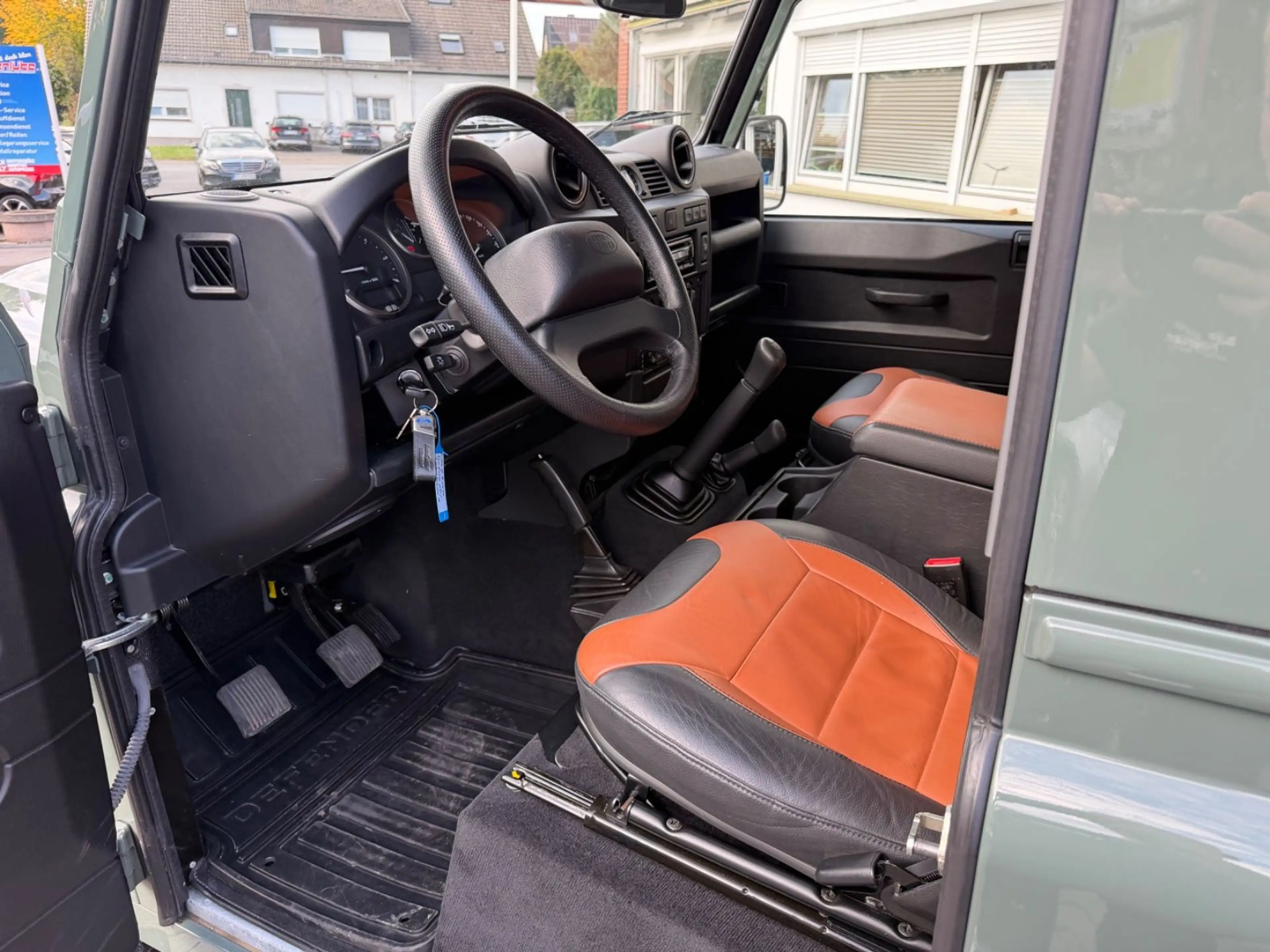 Land Rover Defender 90 E Station Wagon Deutsches FZG Klima — photo 12