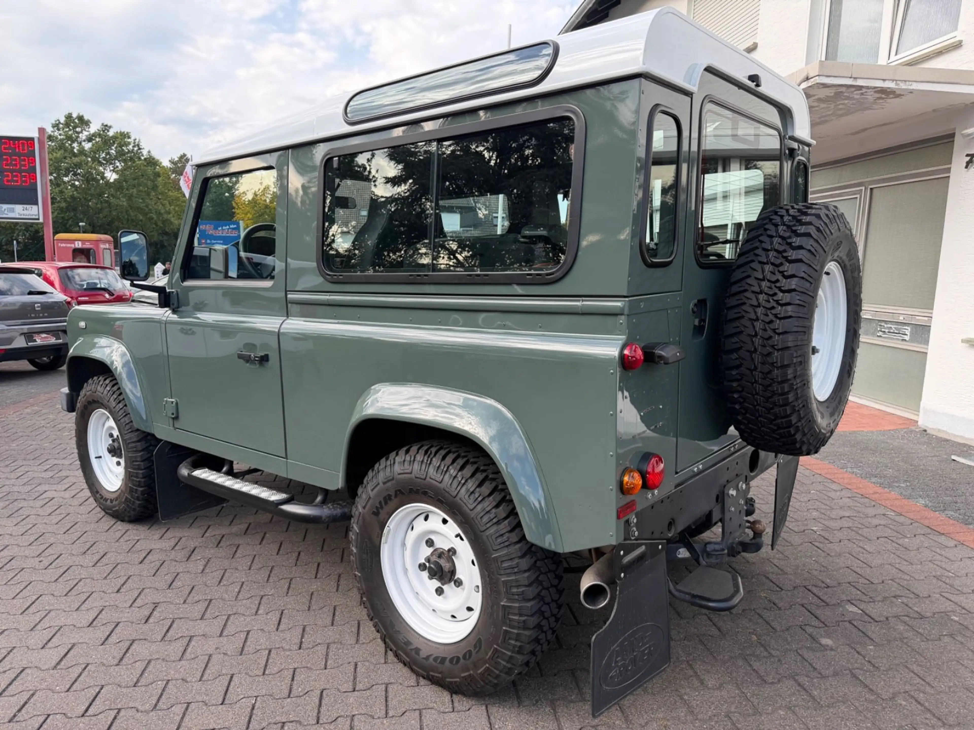 Land Rover Defender 90 E Station Wagon Deutsches FZG Klima — photo 4