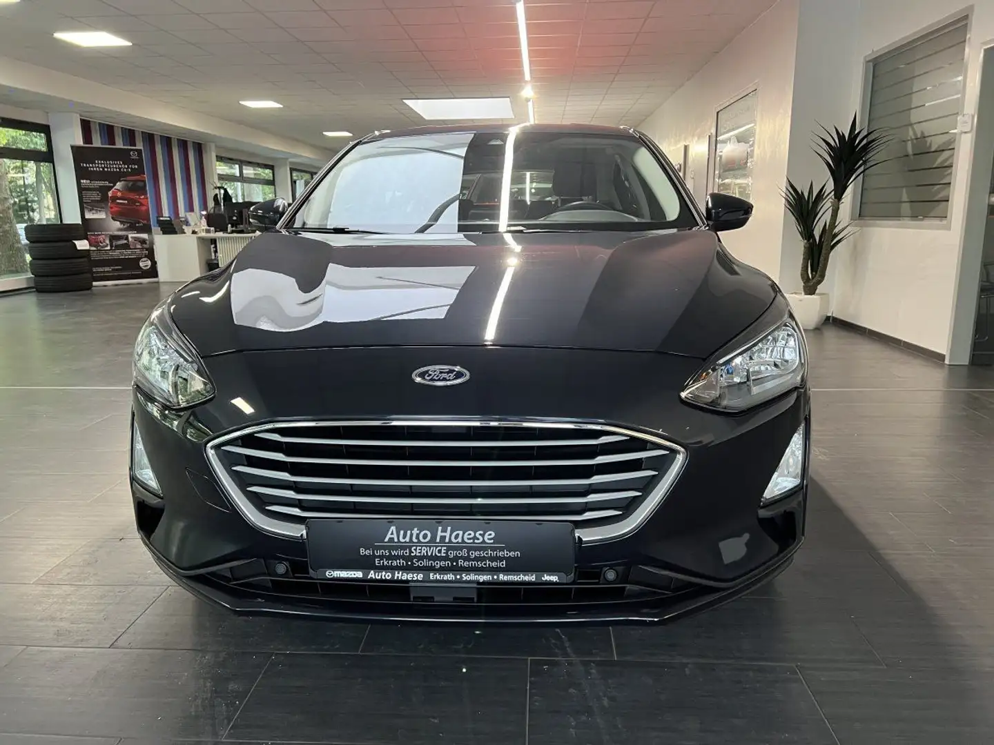Ford Focus 1.5 EcoBoost A/T - Cool & Connect Zwart - 2