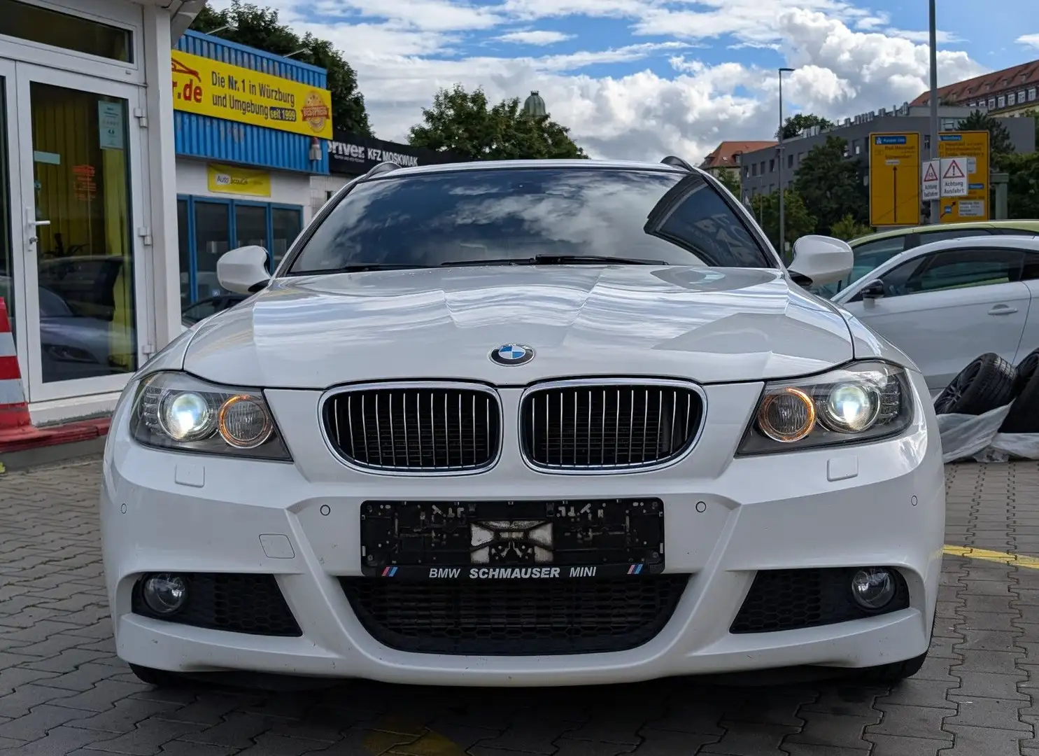 BMW 330 d xDrive M-Sport-Paket*2Hd*AHK*Garantie*TOP* Alb - 2