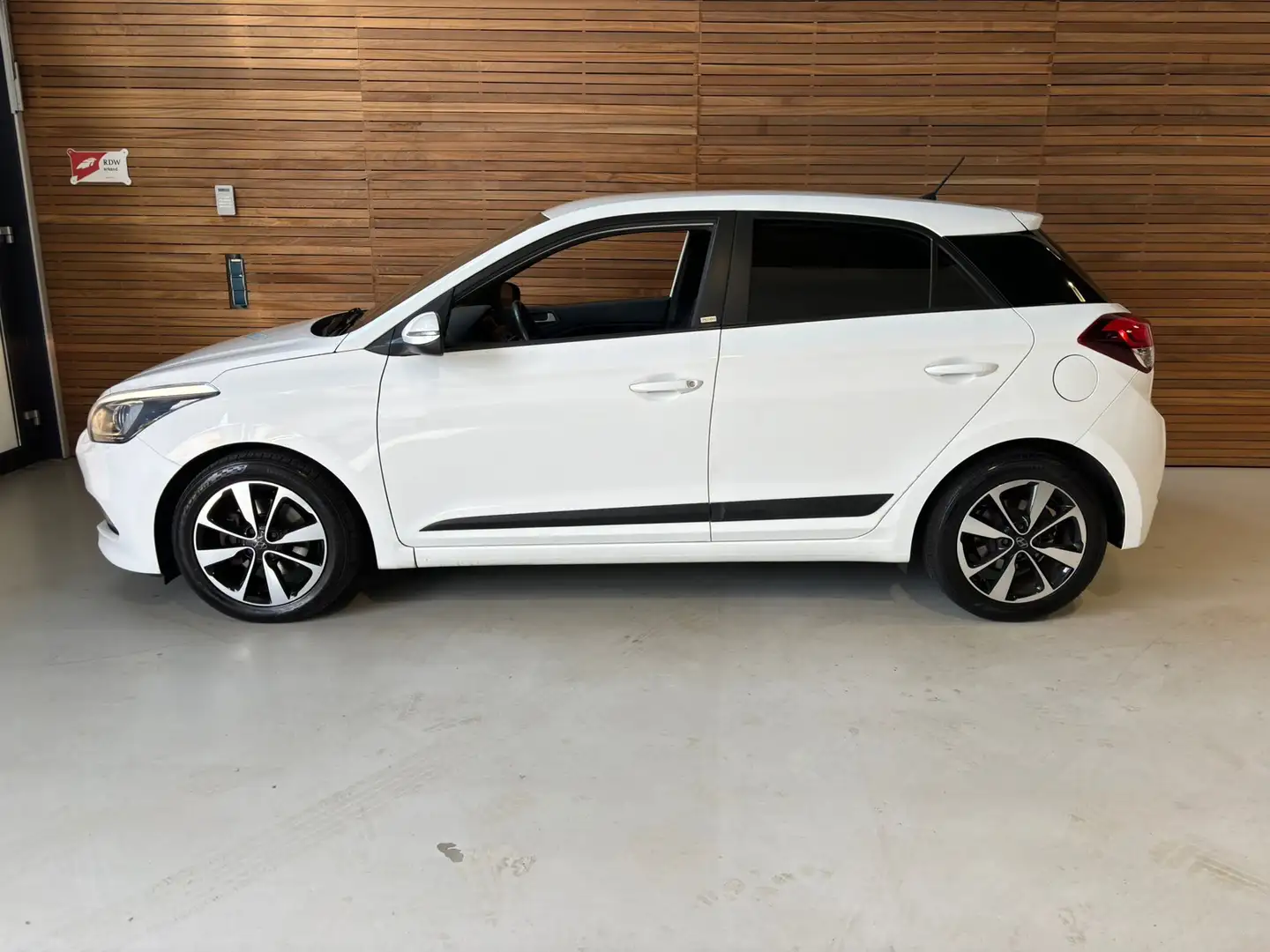 Hyundai i20 1.0 T-GDI Comfort | LED | Bluetooth | Cruisecontro Blanc - 2