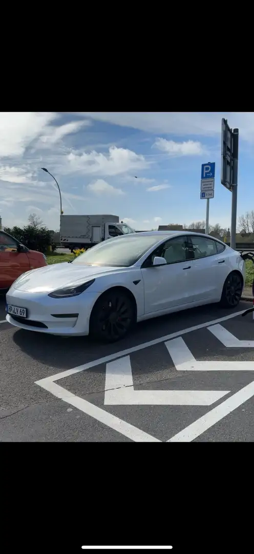 Tesla Model 3 Langstreckenbatt. Allradantrieb Dual Motor Perform Weiß - 1