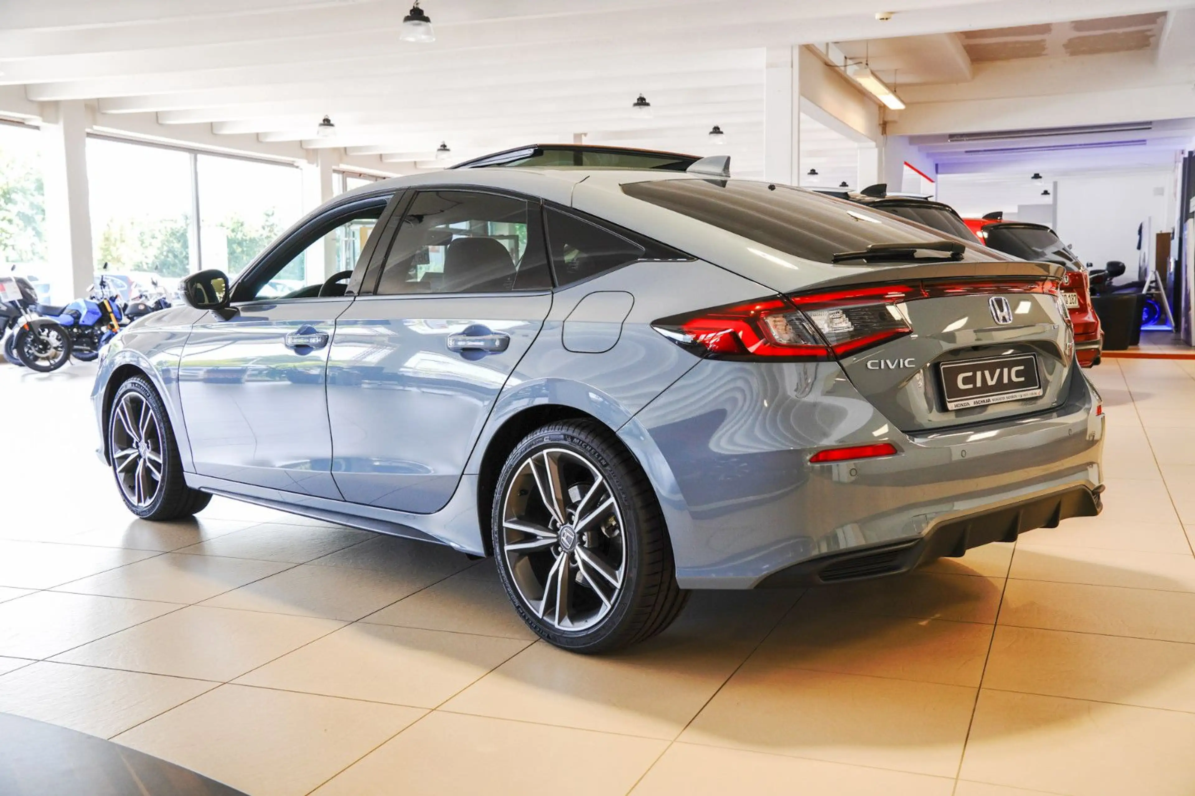 Honda Civic e:HEV 2.0 i-MMD Hybrid Advance — photo 7