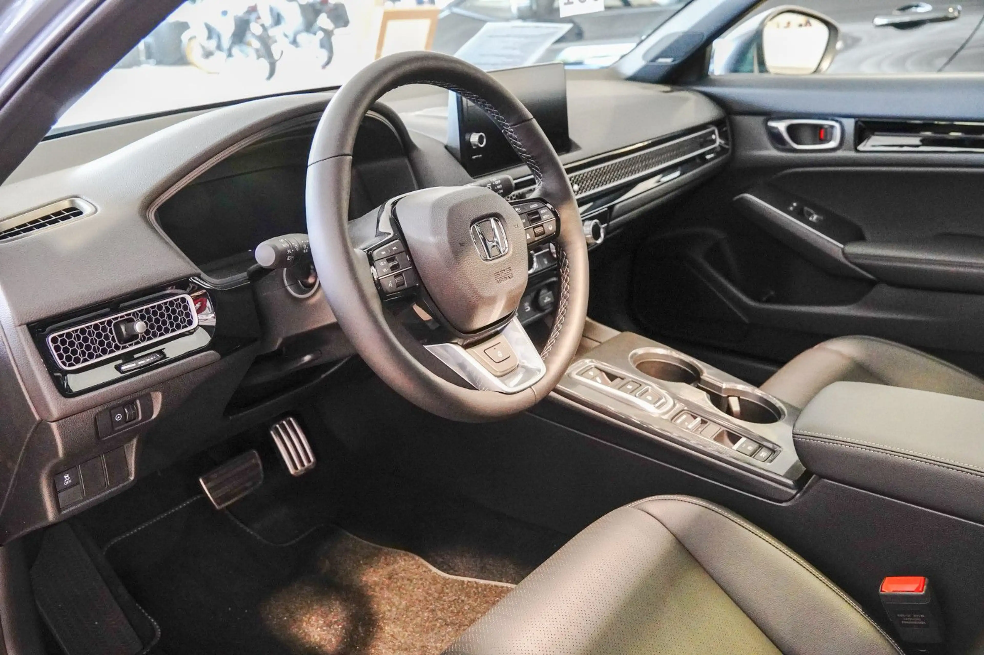 Honda Civic e:HEV 2.0 i-MMD Hybrid Advance — photo 10