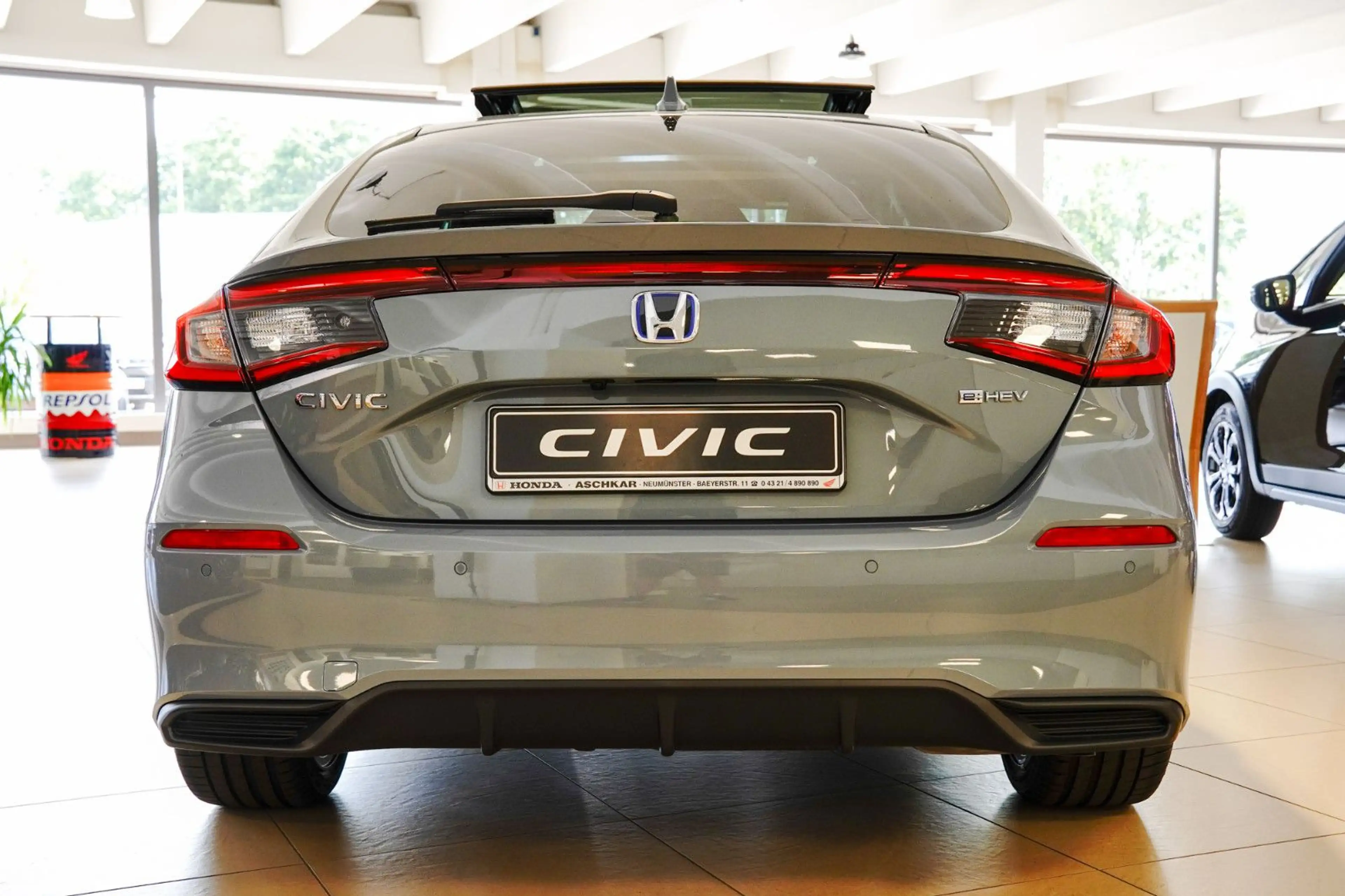 Honda Civic e:HEV 2.0 i-MMD Hybrid Advance — photo 6