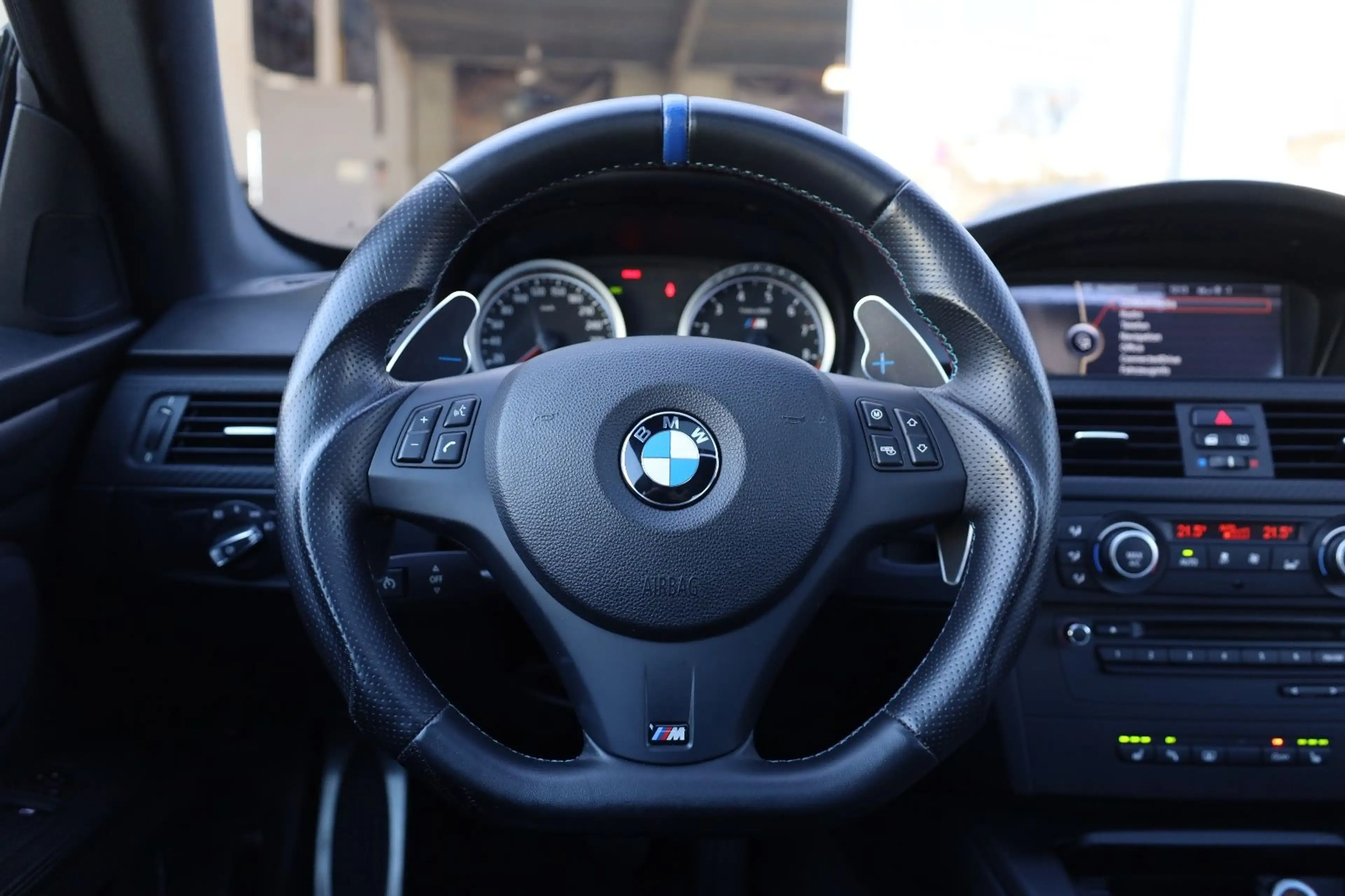 BMW M3 Coupé/M/KAMERA/PDC/XENON/SHZ/SBD/Tempomat/R19 — photo 12