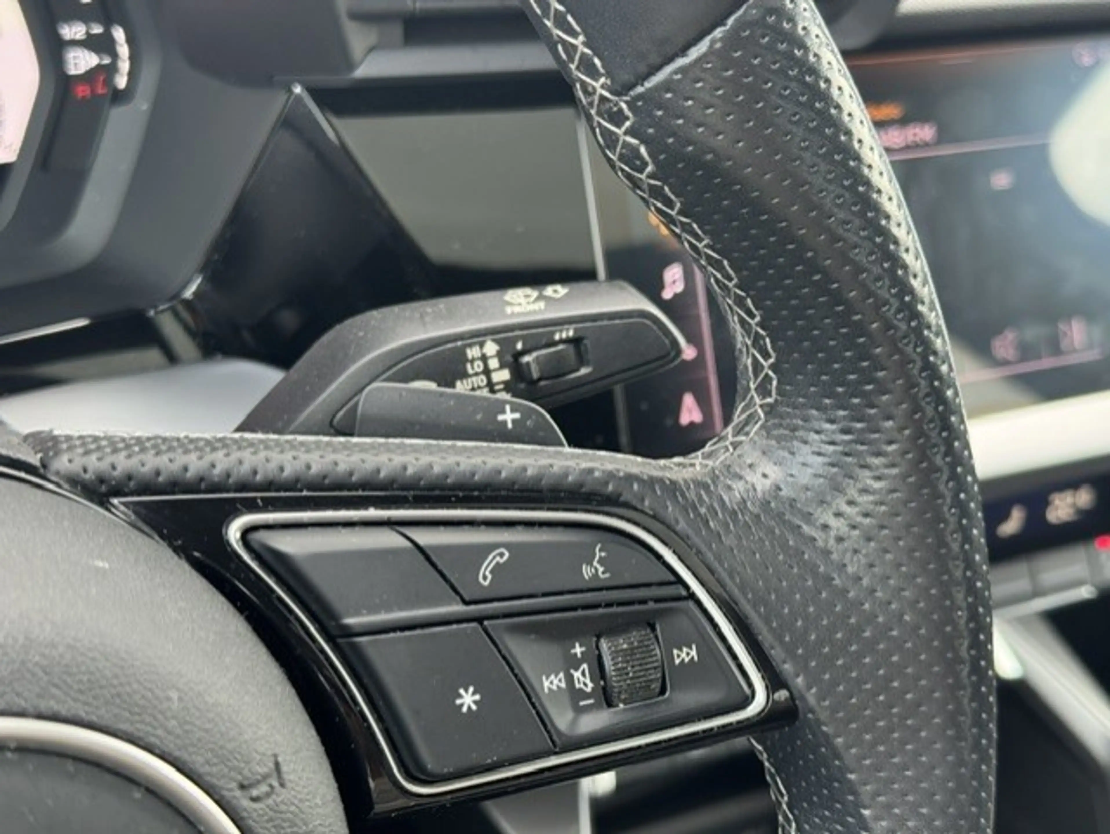 Audi A3 Limousine 30 TFSI S edition -Panorama-Virtual-Matr — photo 26