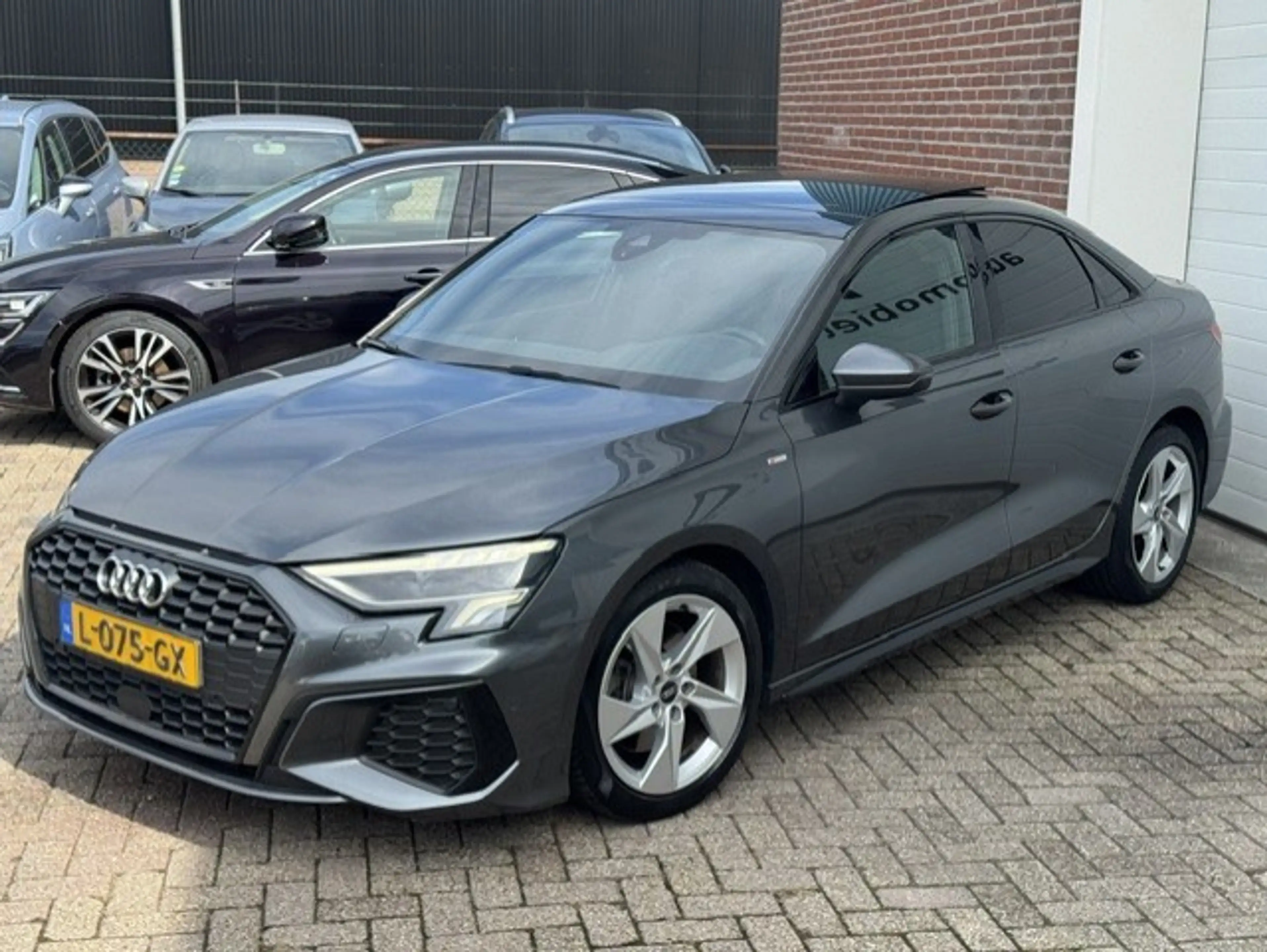 Audi A3 Limousine 30 TFSI S edition -Panorama-Virtual-Matr — photo 4