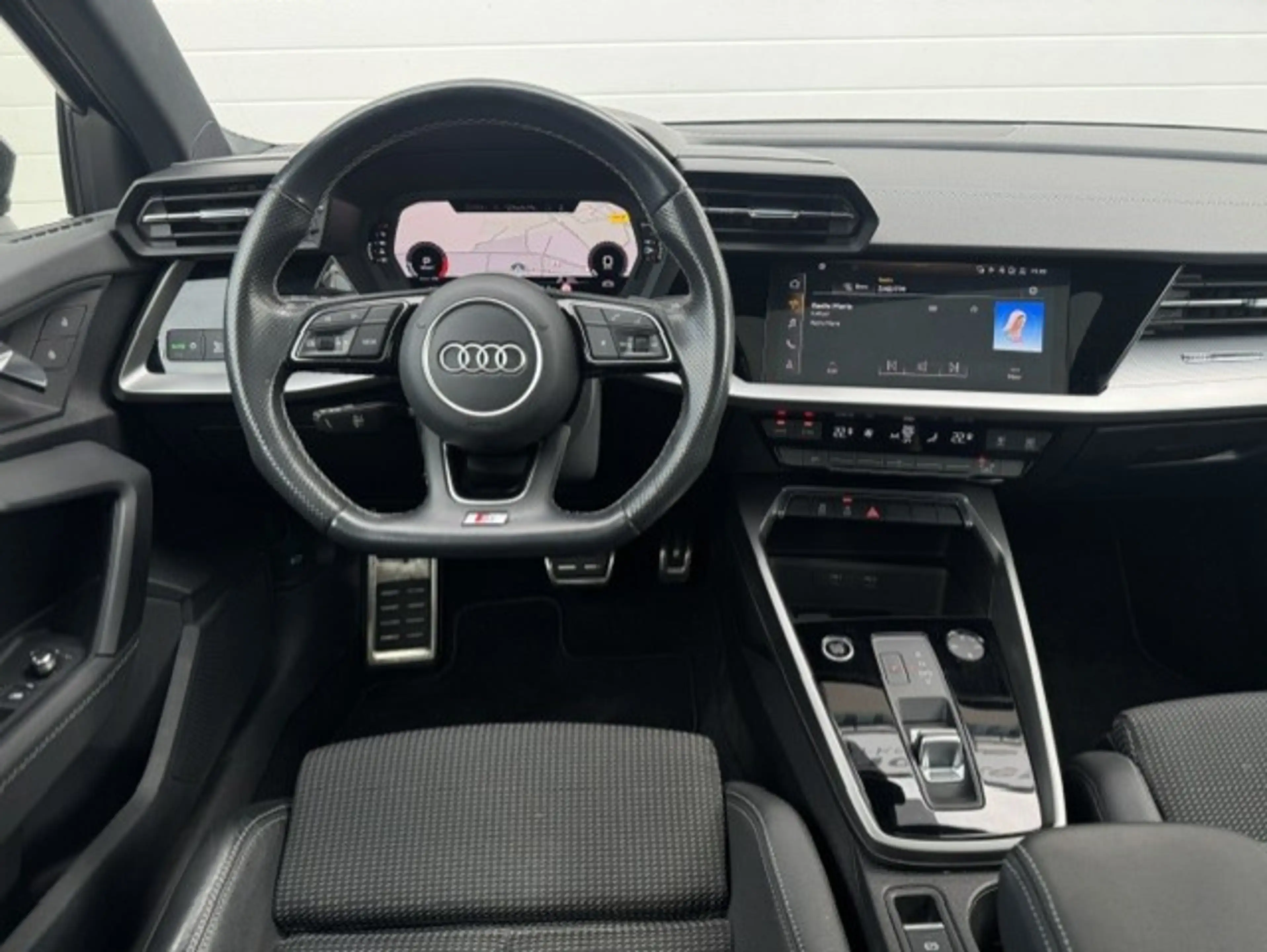 Audi A3 Limousine 30 TFSI S edition -Panorama-Virtual-Matr — photo 11