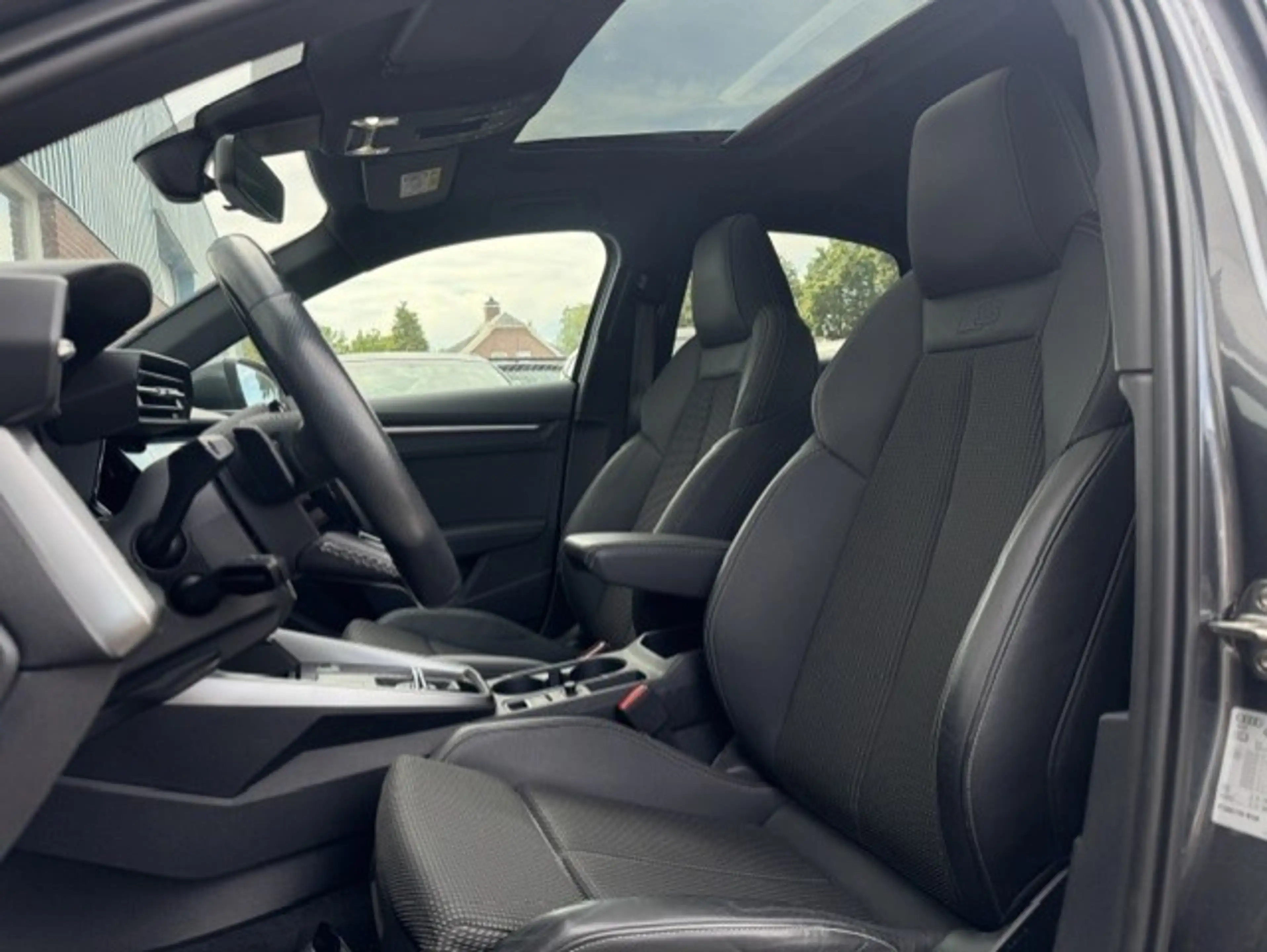 Audi A3 Limousine 30 TFSI S edition -Panorama-Virtual-Matr — photo 12