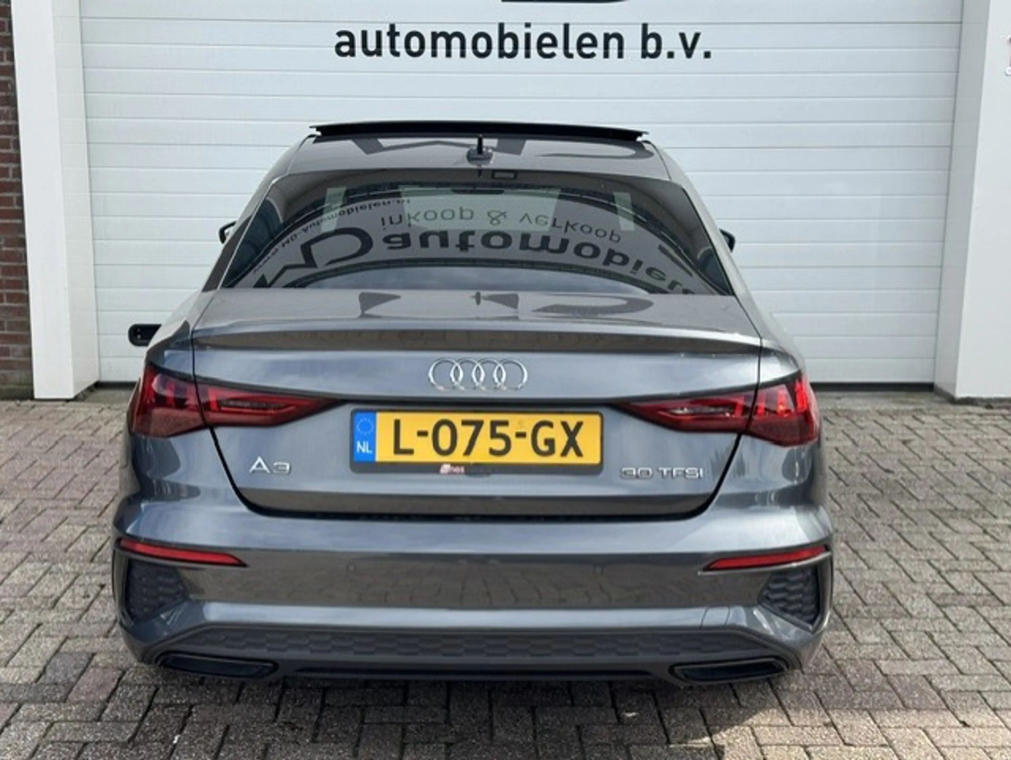 Audi A3 Limousine 30 TFSI S edition -Panorama-Virtual-Matr — photo 8