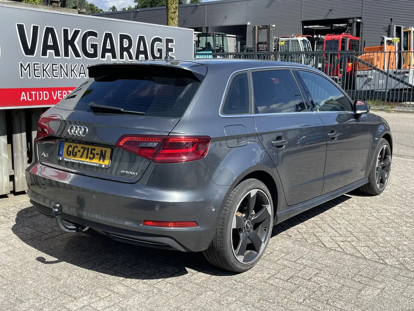 Audi A3 Sportback 1.4 e-tron PHEV Ambition Pro Line Plus S Grijs - 2