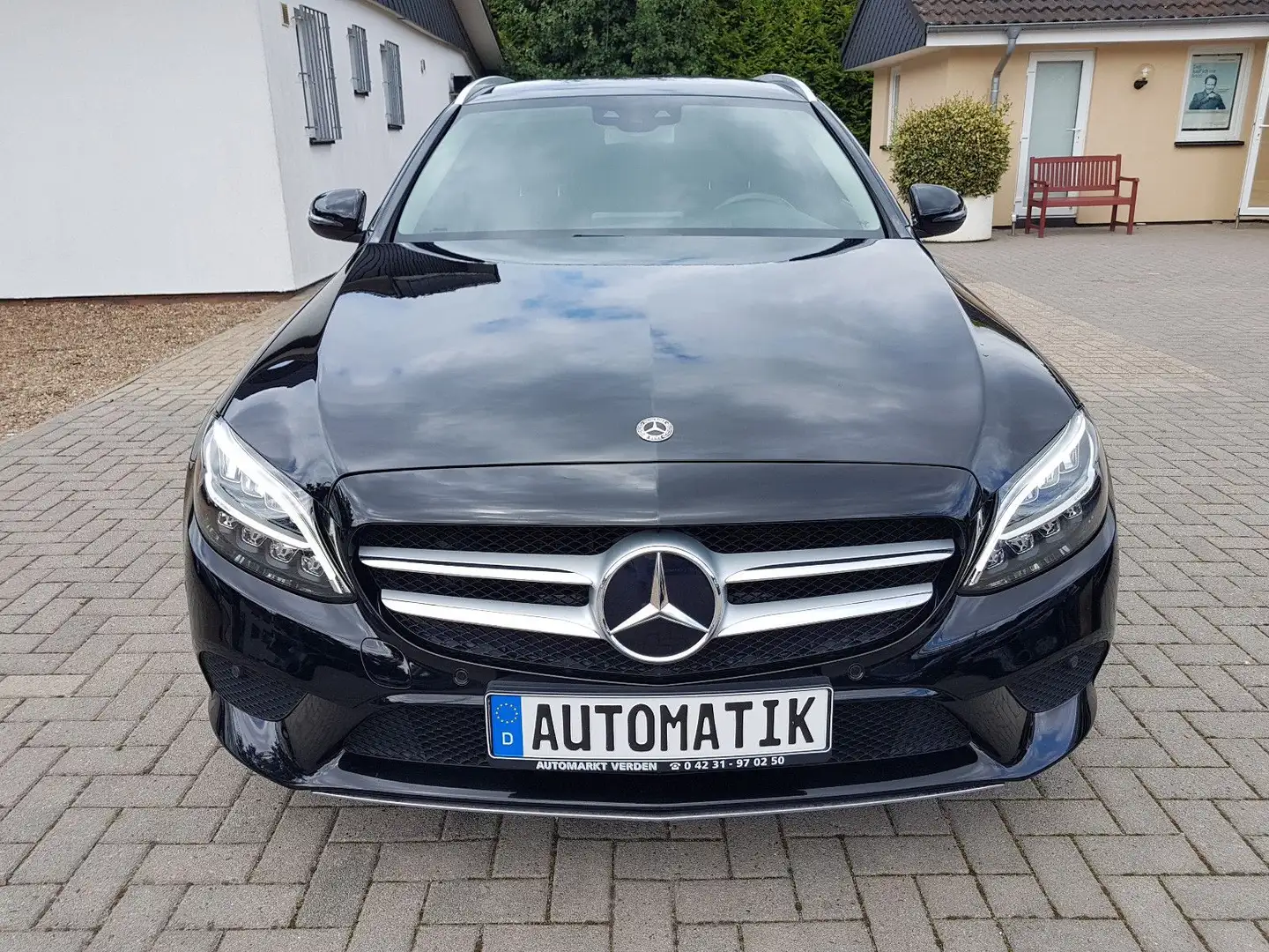 Mercedes-Benz C 300 T d 4Matic  COMAND HuD  AHK  LED  BUSINESS Noir - 2