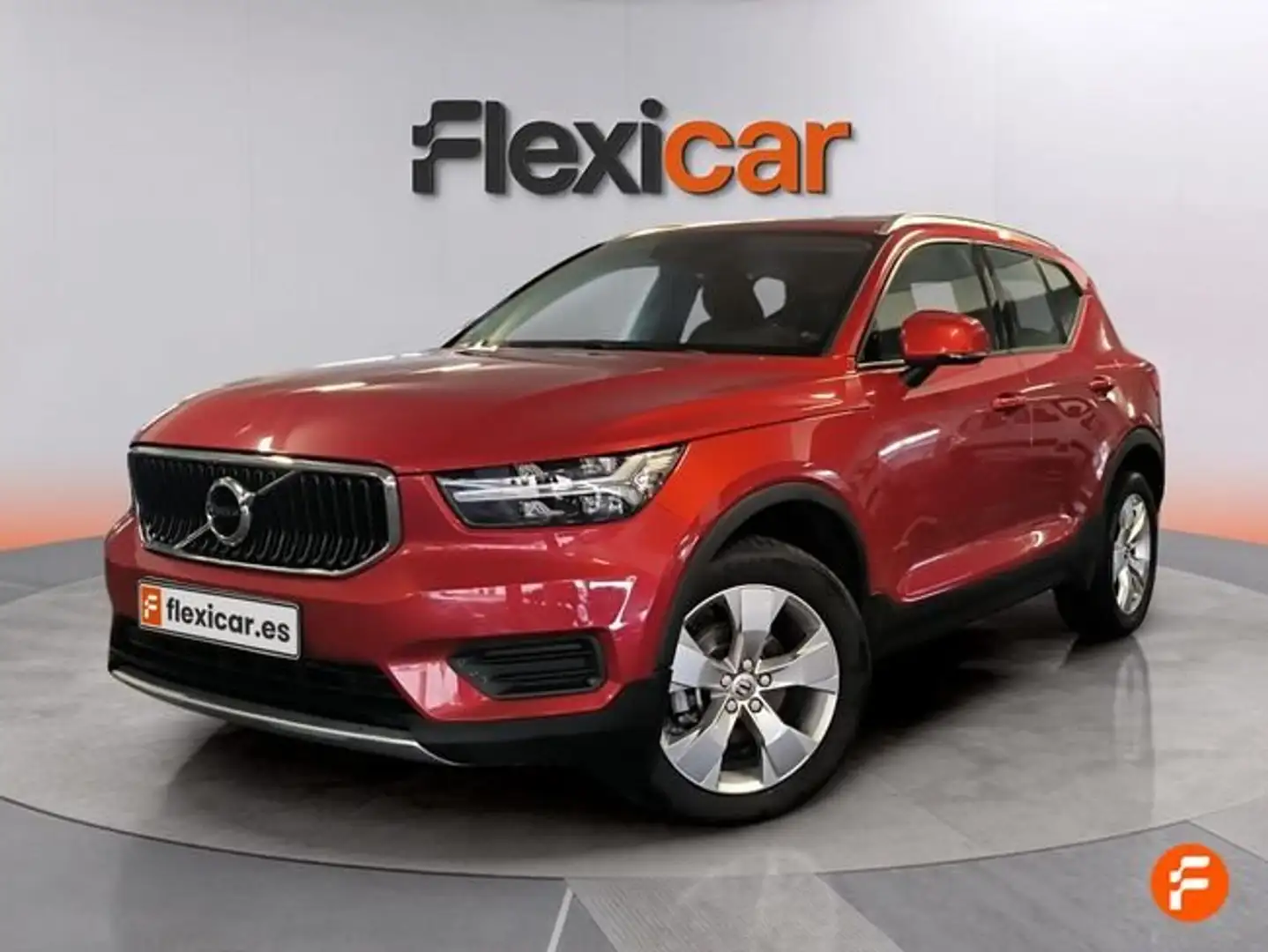 Volvo XC40 D3 Momentum Rojo - 2