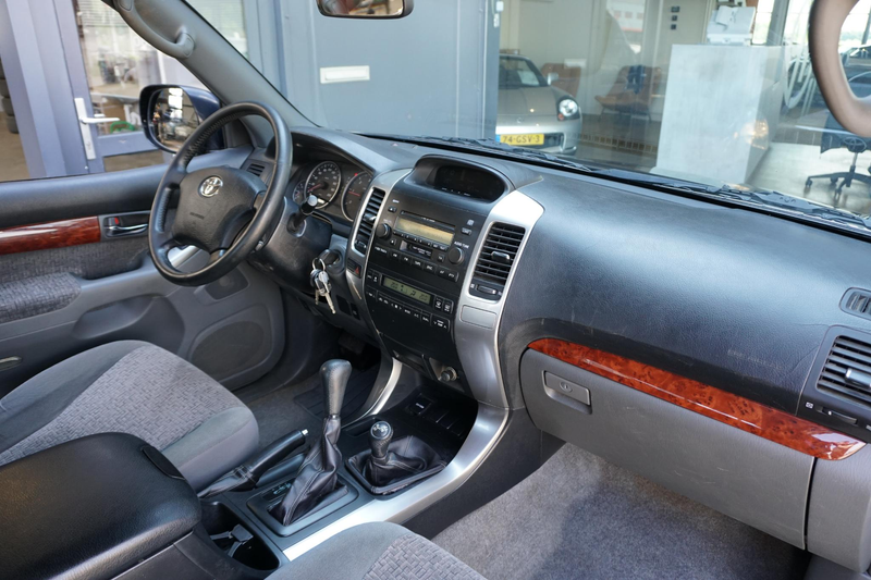 Toyota Land Cruiser 3.0 D-4D VX HR Blind Van *169.162KM NAP!* + TREKHA — photo 7