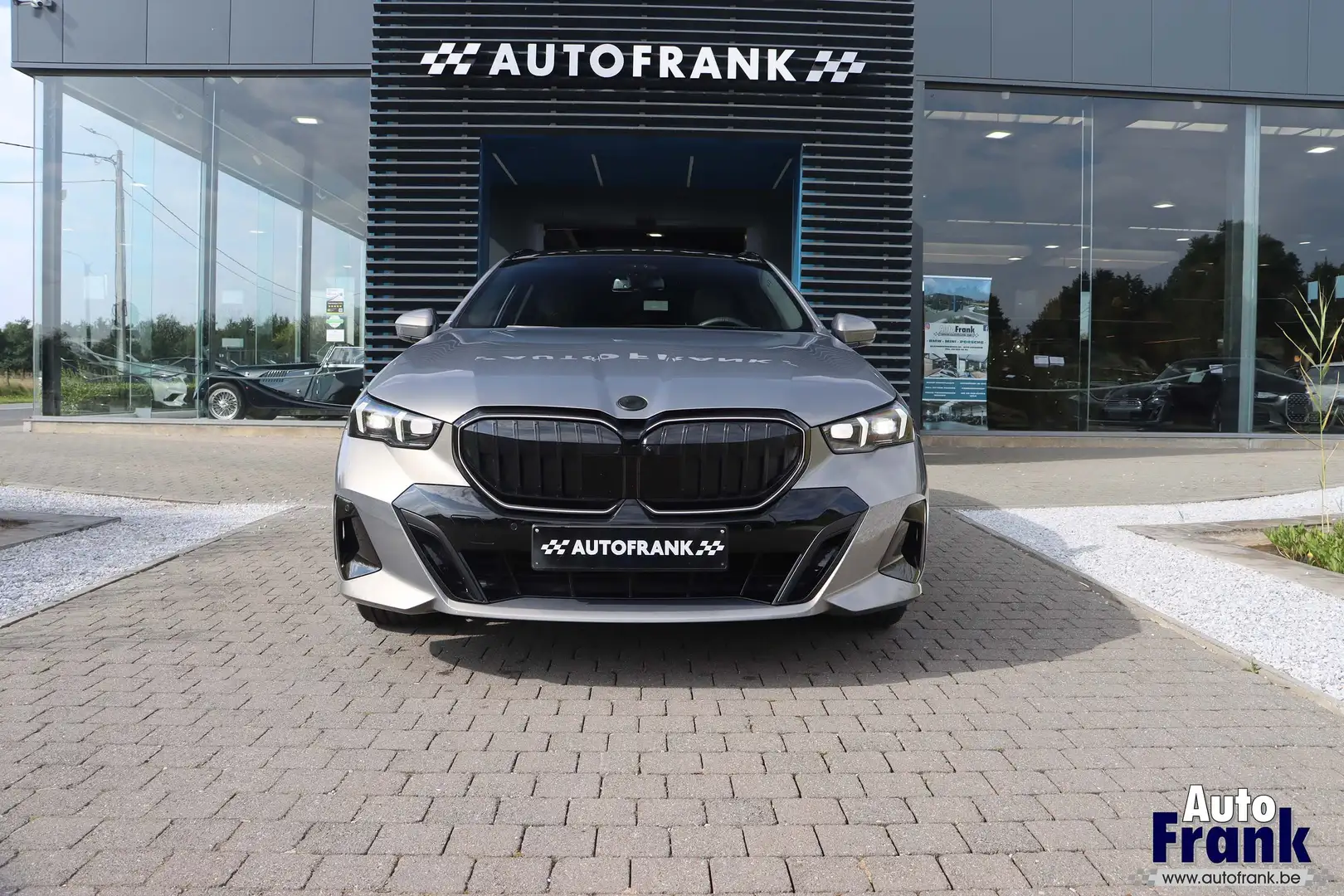 BMW 530 E / BREAK / 4X4 / M-SPORT / PANO / TREKHK / 360CAM - 2