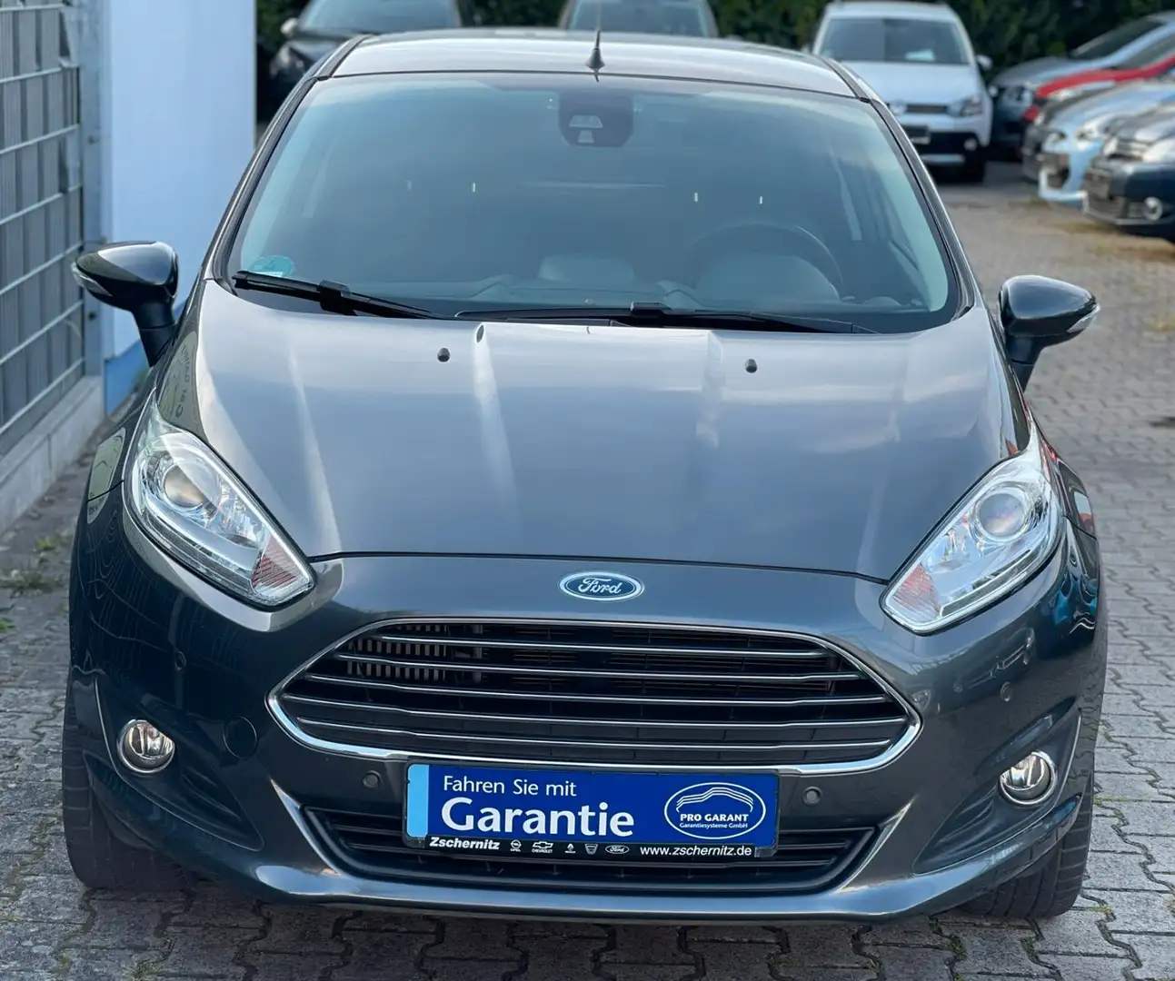 Ford Fiesta Titanium/1.Hd/Navi/Garantie/HU/AU/Neu Gris - 2