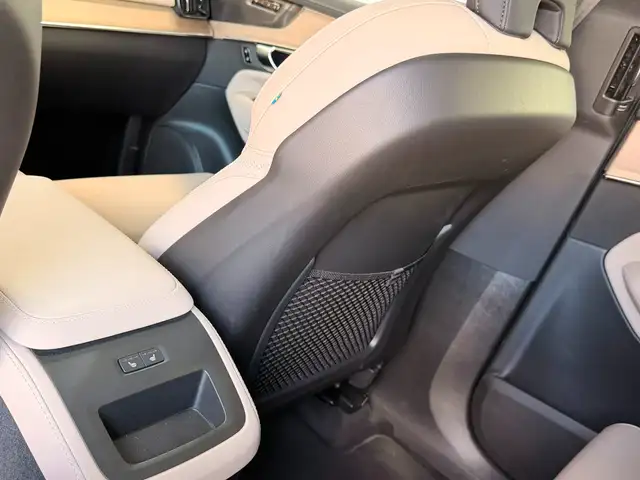Volvo XC90 view 14