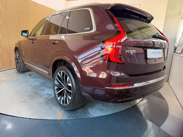 Volvo XC90 view 4