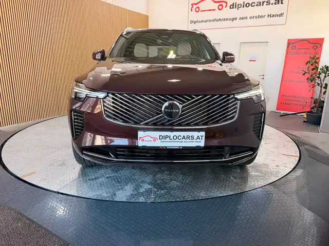 Volvo XC90 view 2