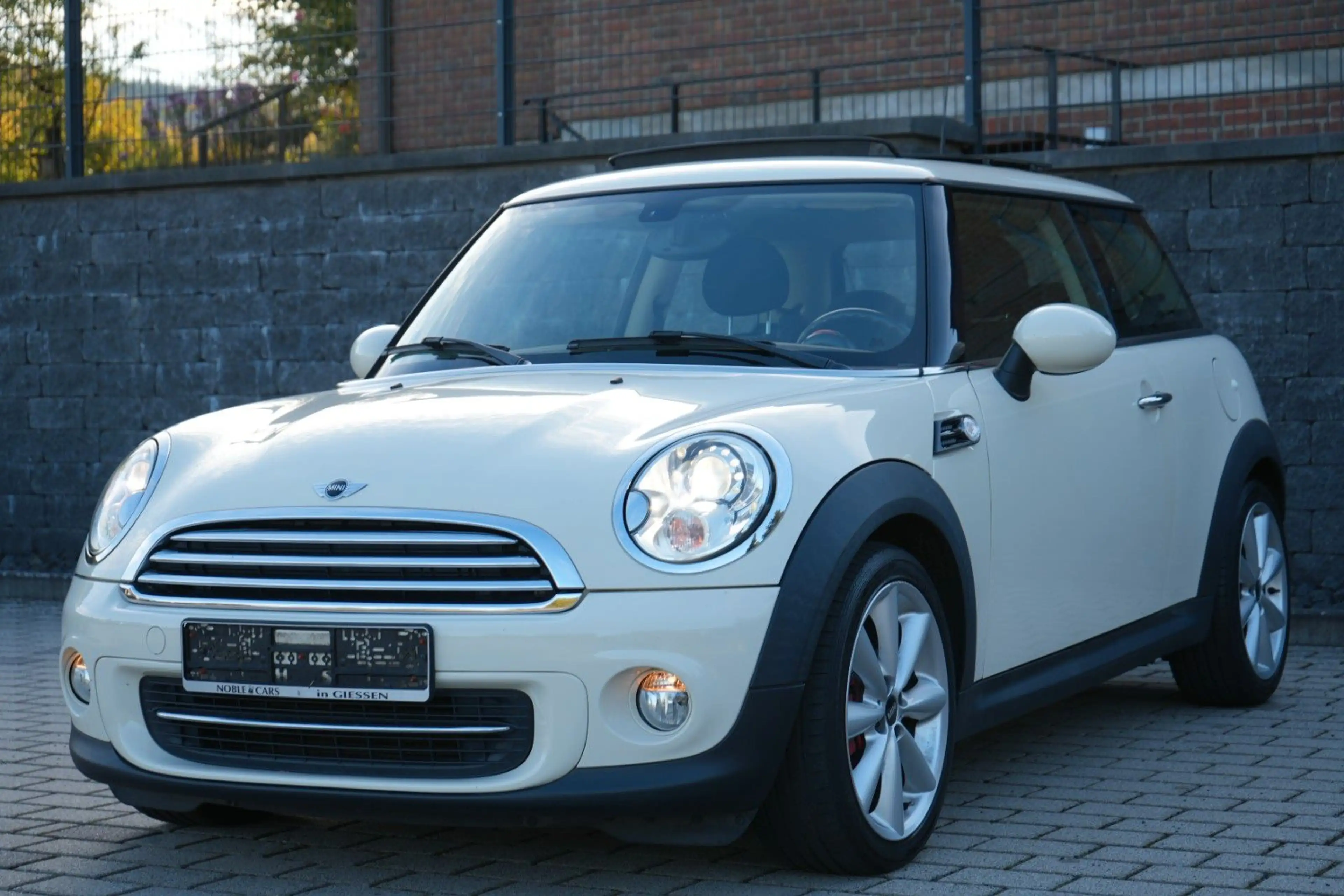 MINI Cooper 1.6 Gepflegt/Pano/Navi/Tempo/Display — photo 3