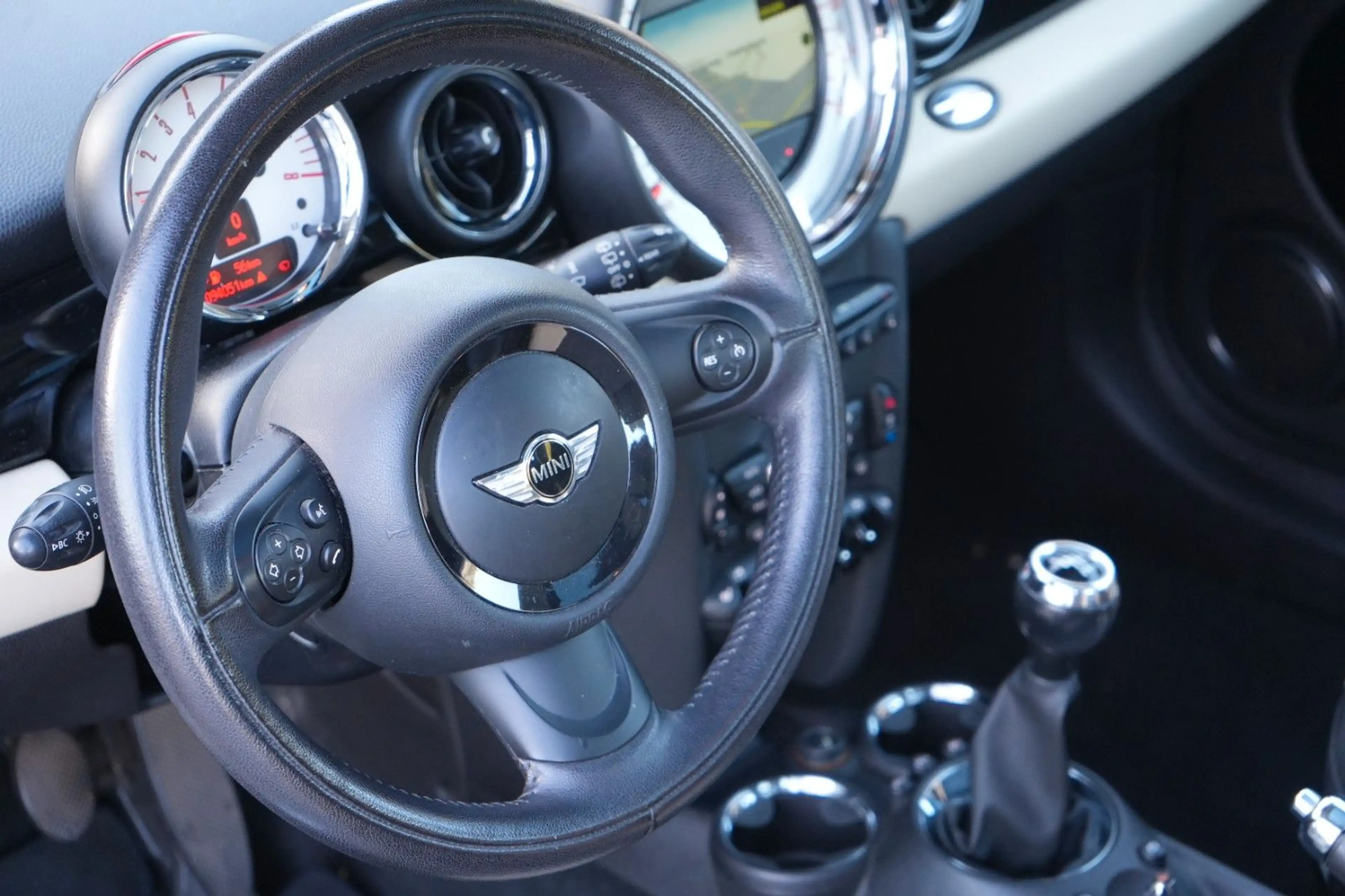 MINI Cooper 1.6 Gepflegt/Pano/Navi/Tempo/Display — photo 12