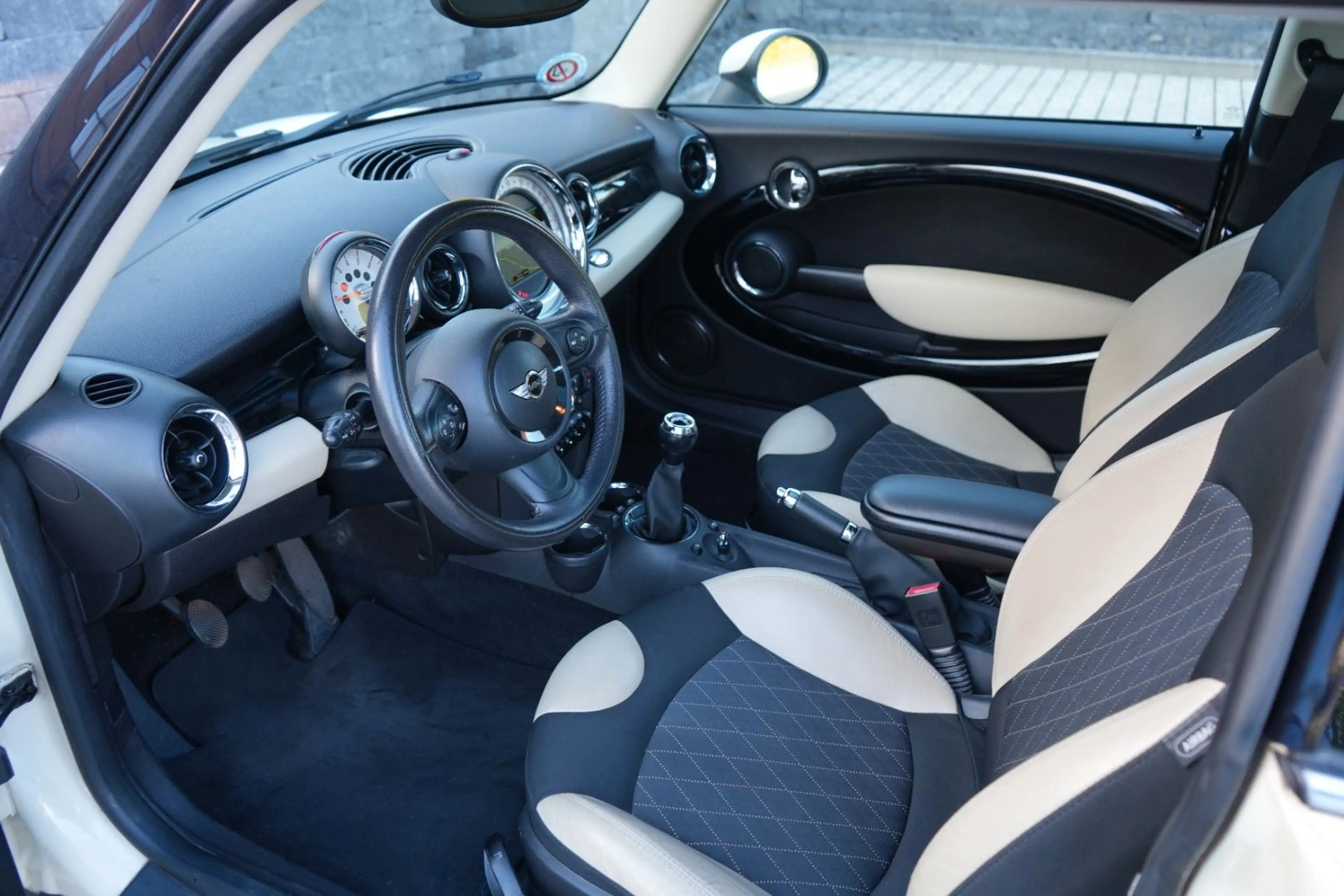 MINI Cooper 1.6 Gepflegt/Pano/Navi/Tempo/Display — photo 11