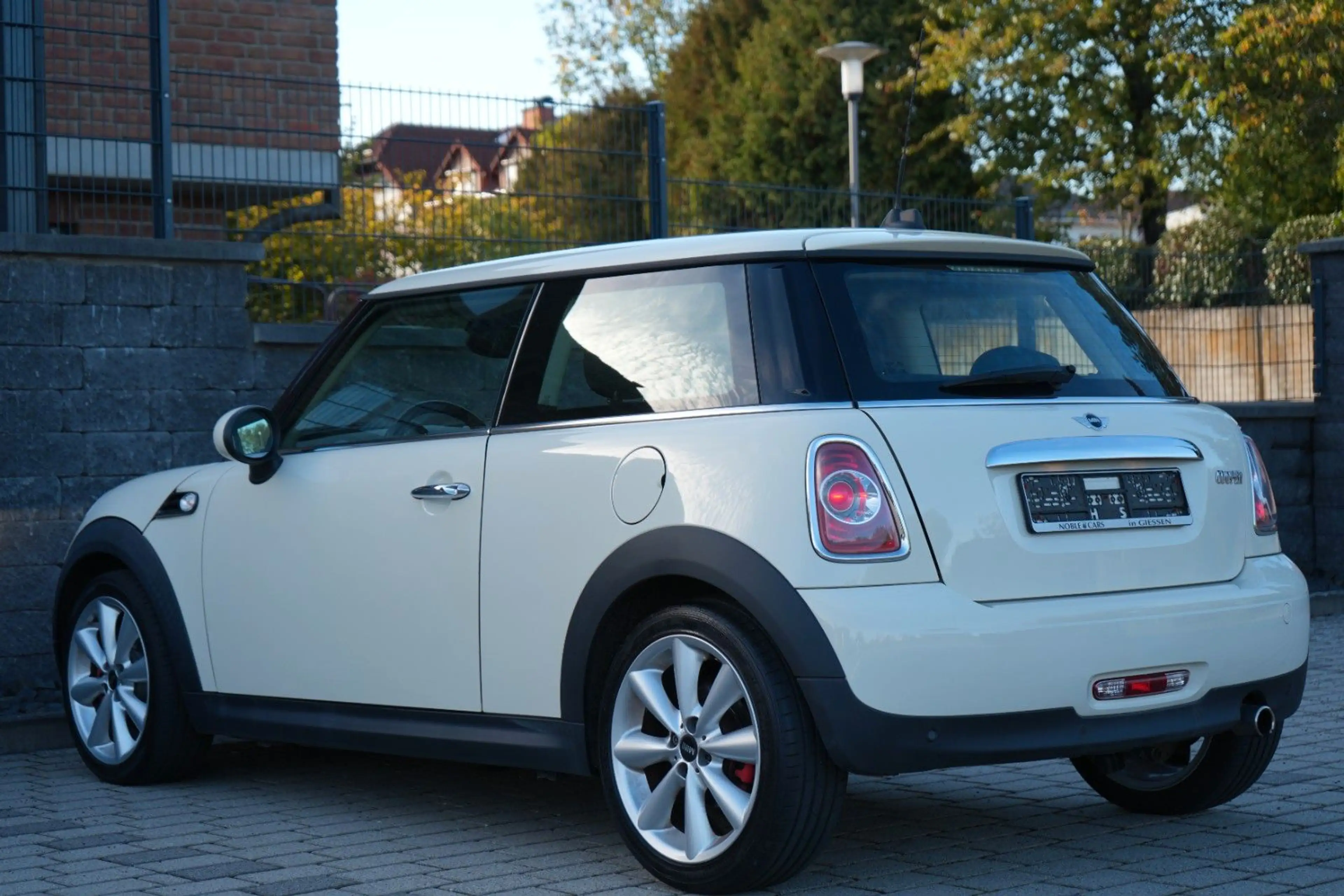 MINI Cooper 1.6 Gepflegt/Pano/Navi/Tempo/Display — photo 5