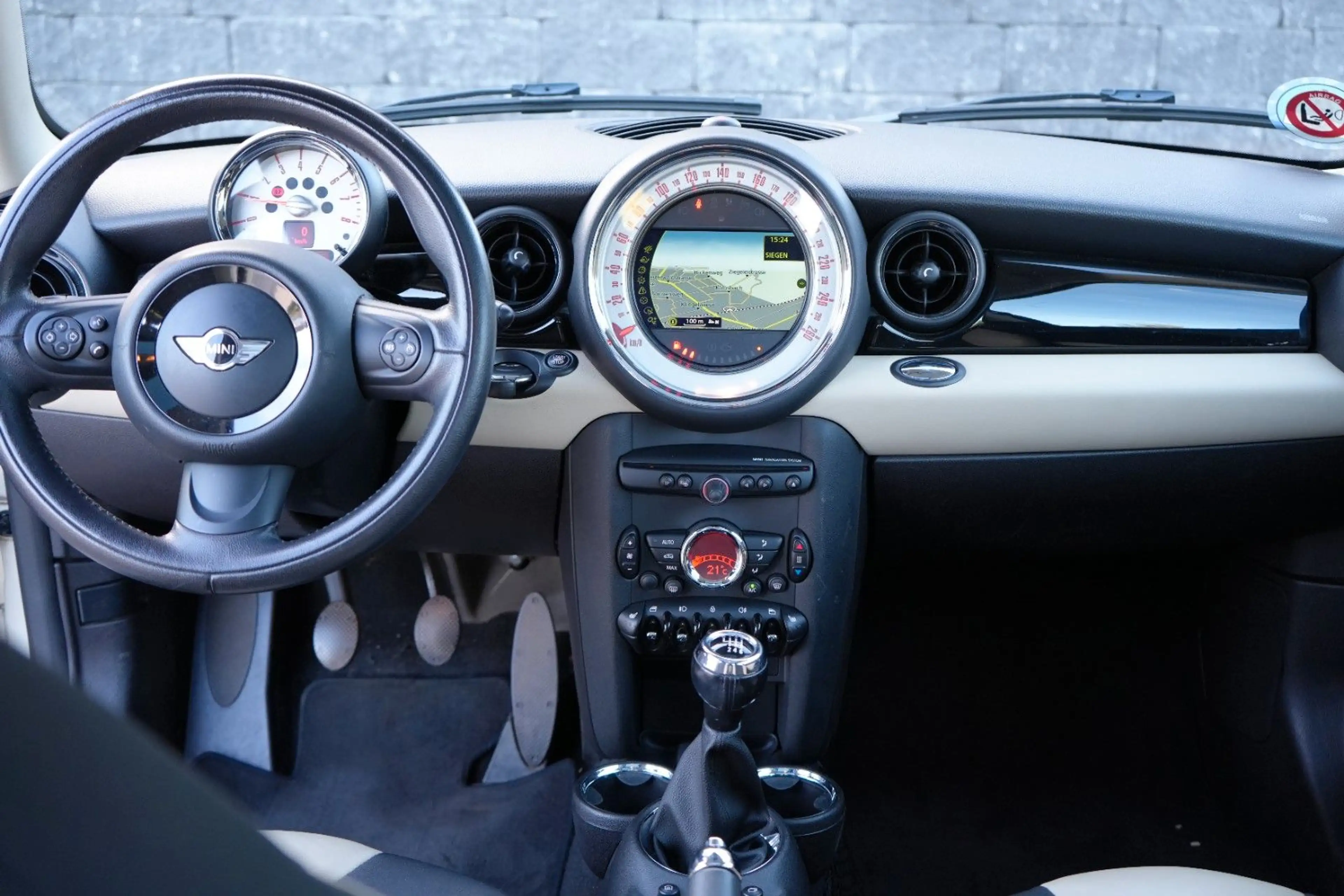 MINI Cooper 1.6 Gepflegt/Pano/Navi/Tempo/Display — photo 10