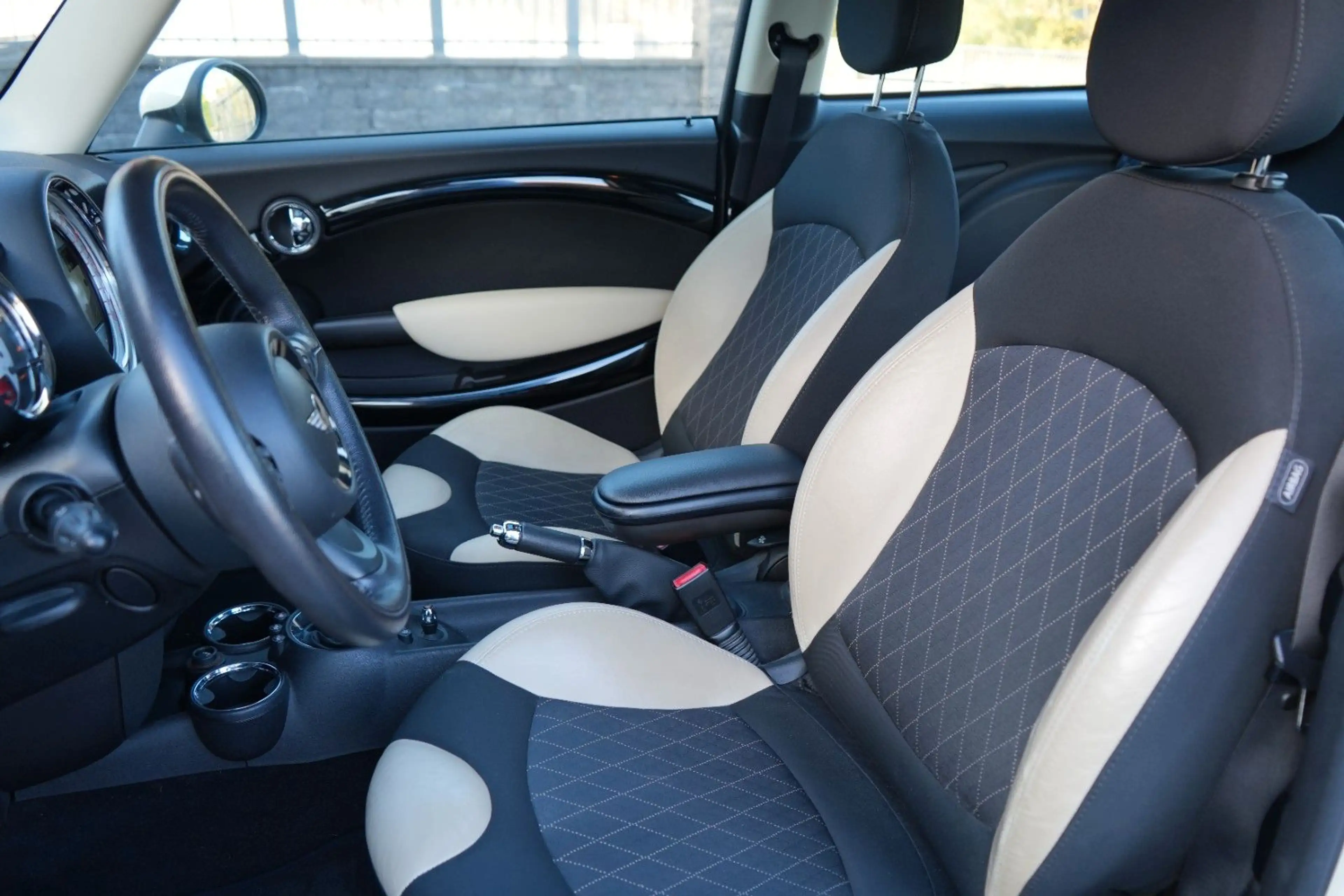 MINI Cooper 1.6 Gepflegt/Pano/Navi/Tempo/Display — photo 13