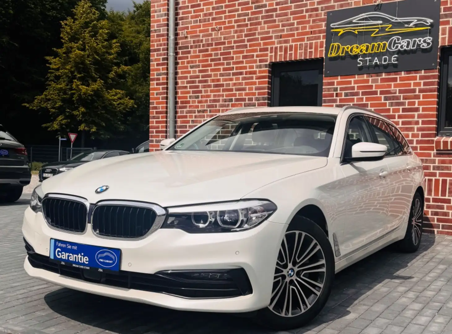 BMW 520 d Sport Line Head-Up*AHK*ACC*Ambiente*El.Sitz Weiß - 1