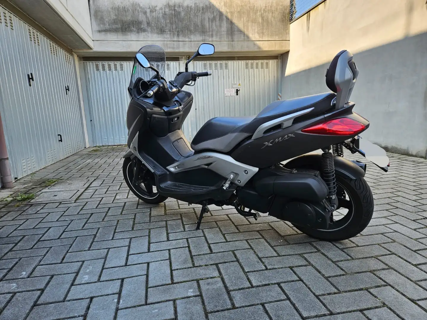 Yamaha X-Max 250 sport Šedá - 2