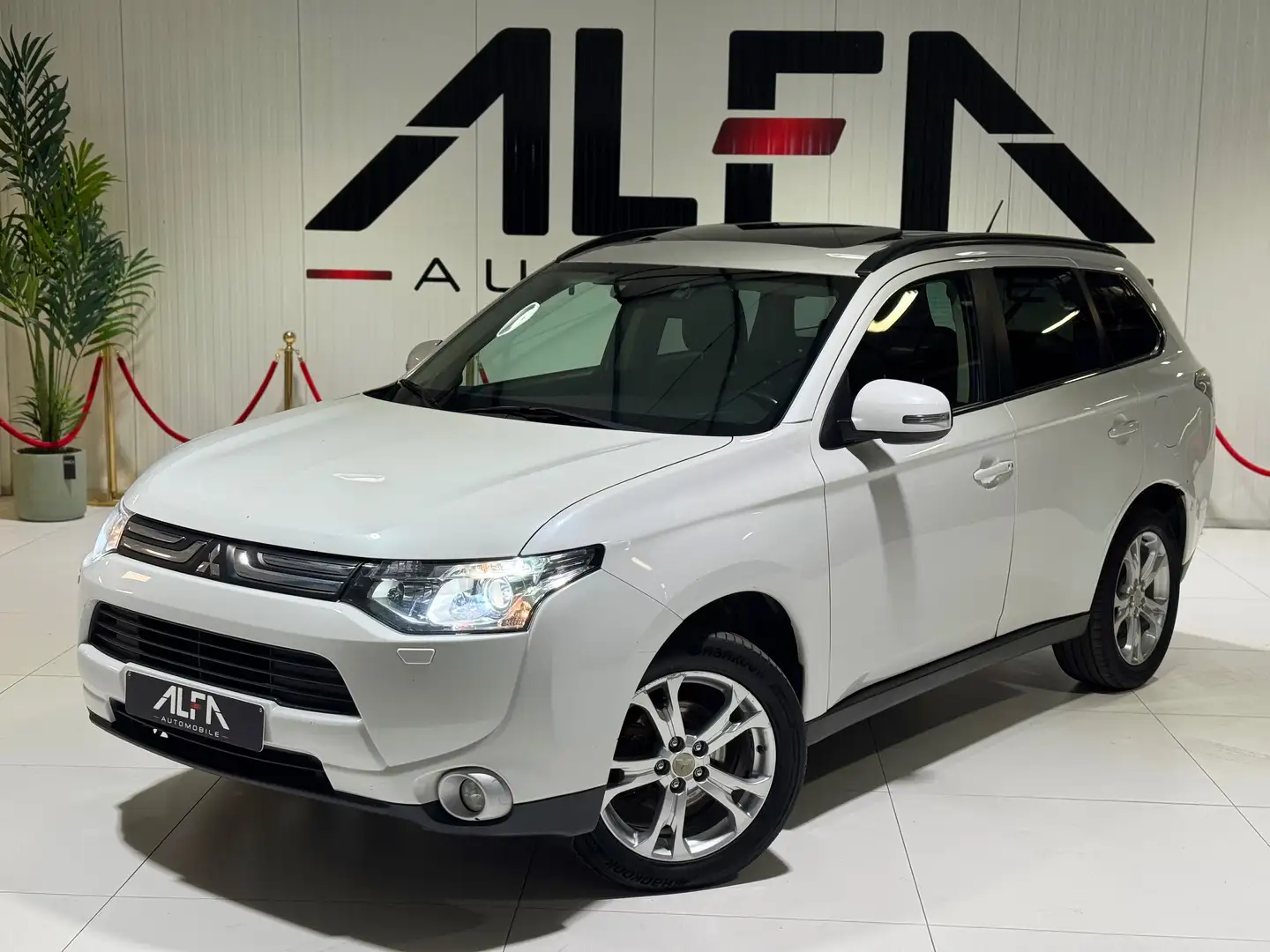 Mitsubishi Outlander 2.2 DI-D 4WD *Boite Auto*7Places*Toit Ouvrant* - 1
