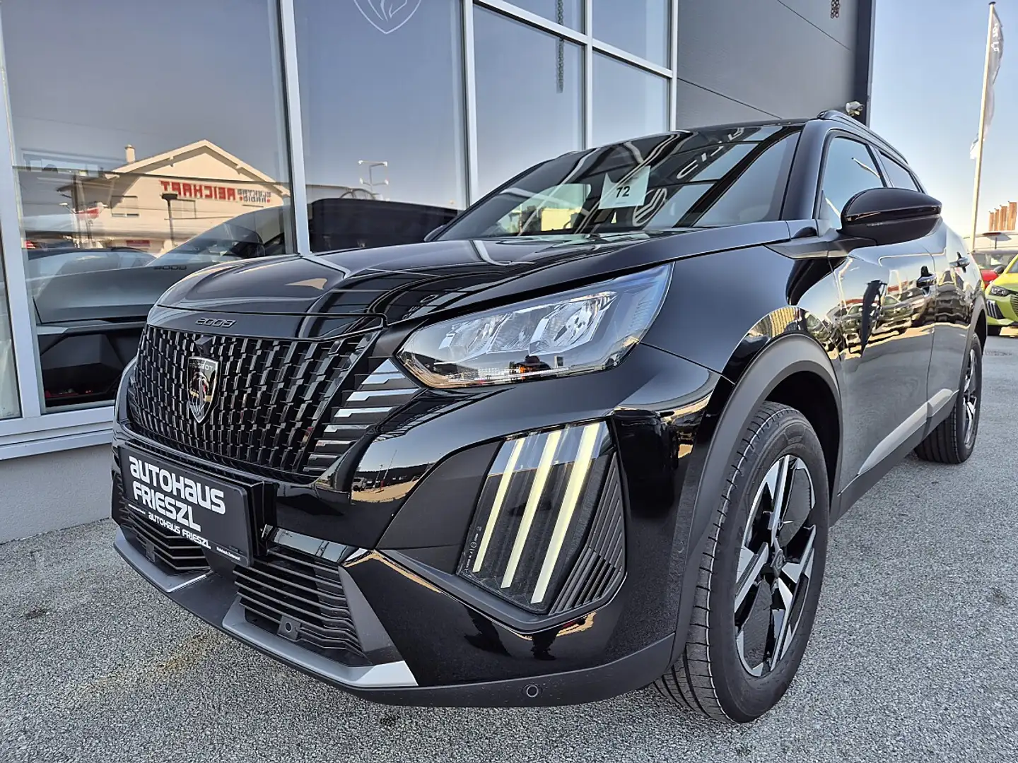 Peugeot 2008 PureTech 110 S&S Allure 6-Gang-Manuell Schwarz - 1