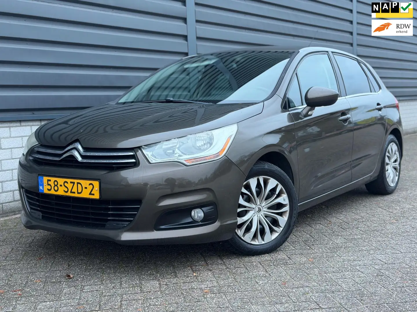 Citroen C4 1.6 VTi Tendance airco | cruise | trekhaak | apk | Brun - 1