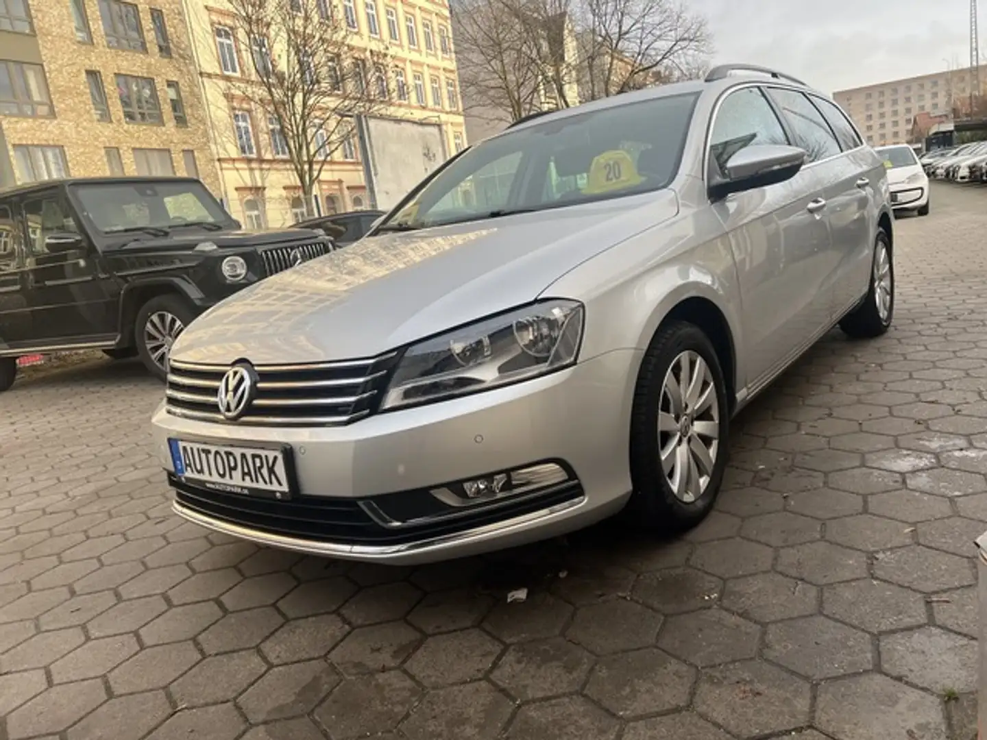 Volkswagen Passat 1.4 TSI BMT DSG Variant Highline Silber - 2