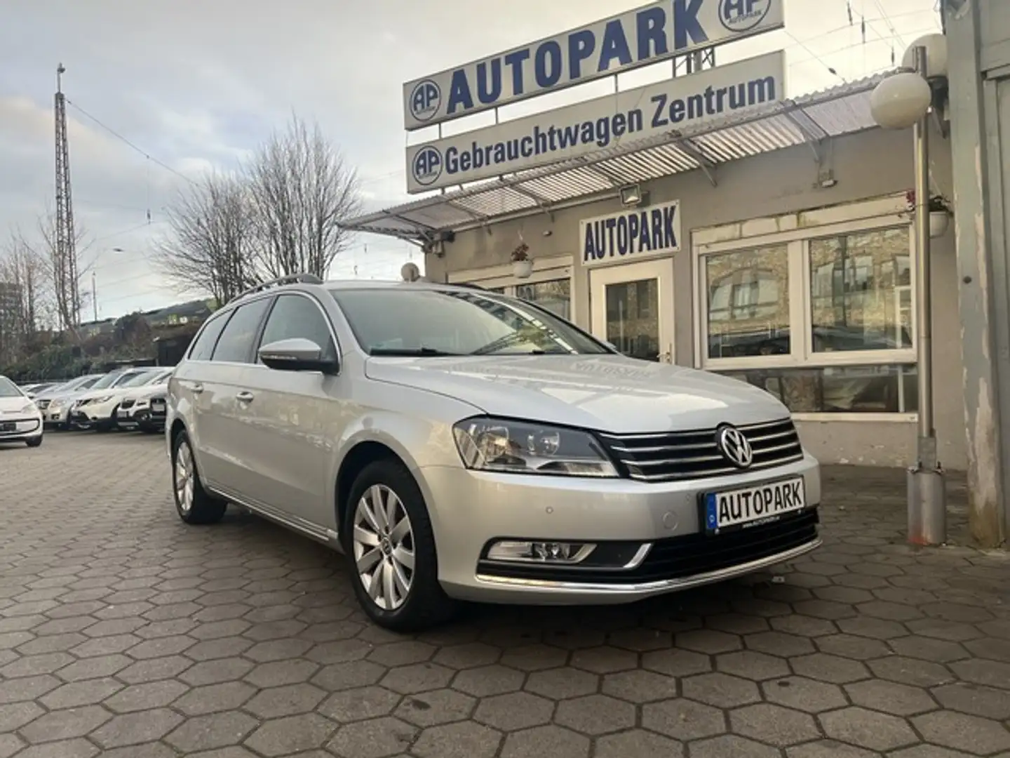 Volkswagen Passat 1.4 TSI BMT DSG Variant Highline Silber - 1