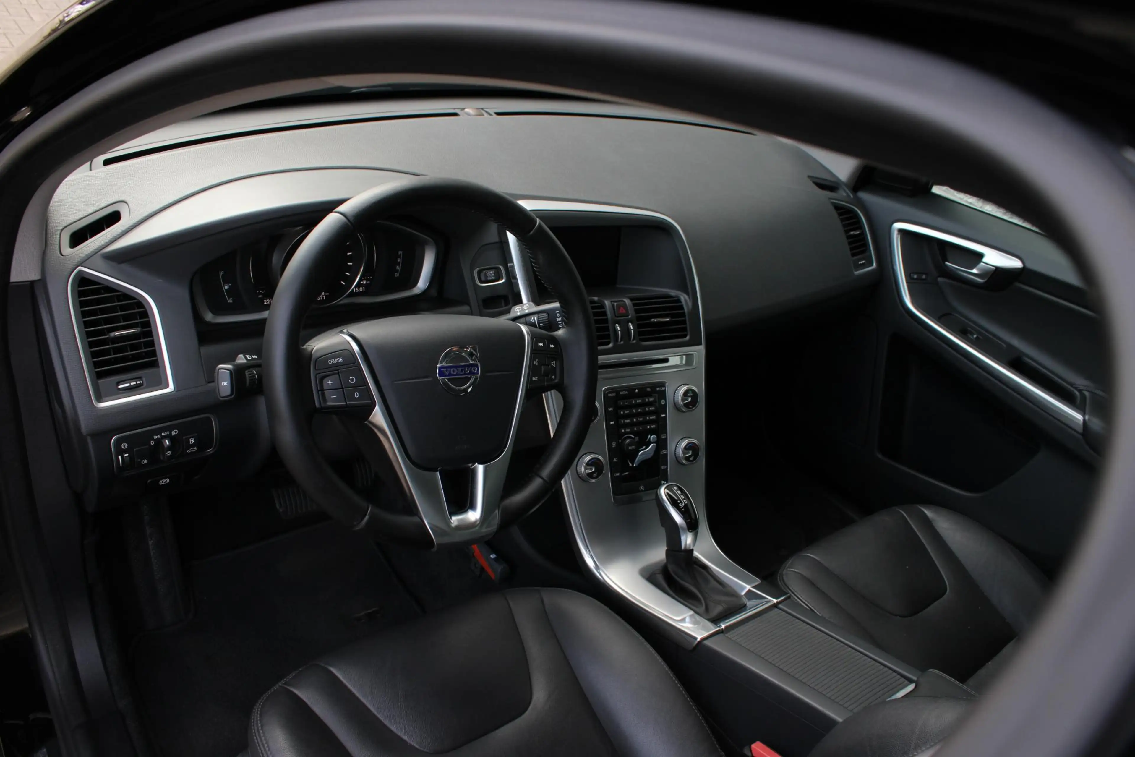 Volvo XC60 T5 FWD Polar+ — photo 11