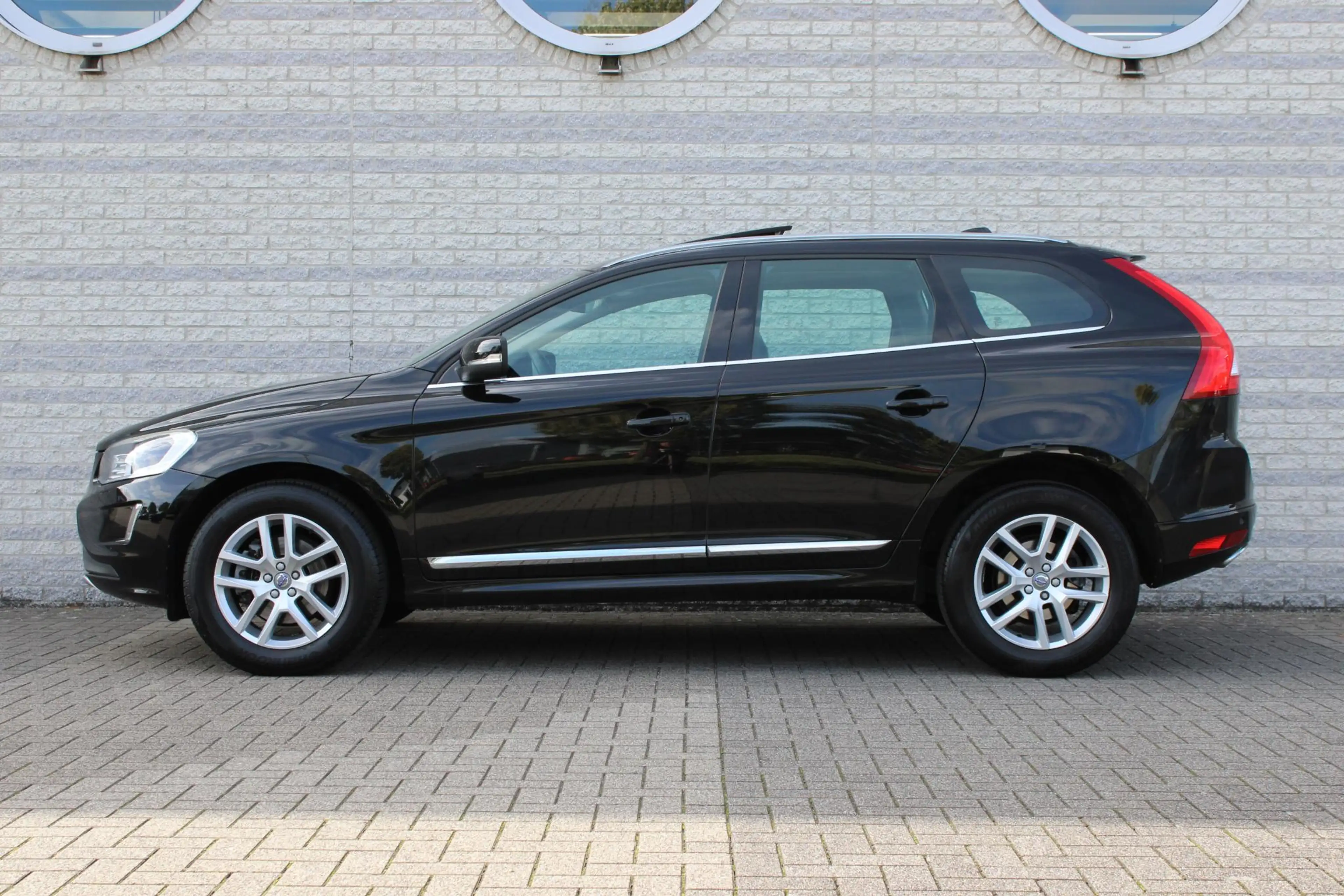 Volvo XC60 T5 FWD Polar+ — photo 3
