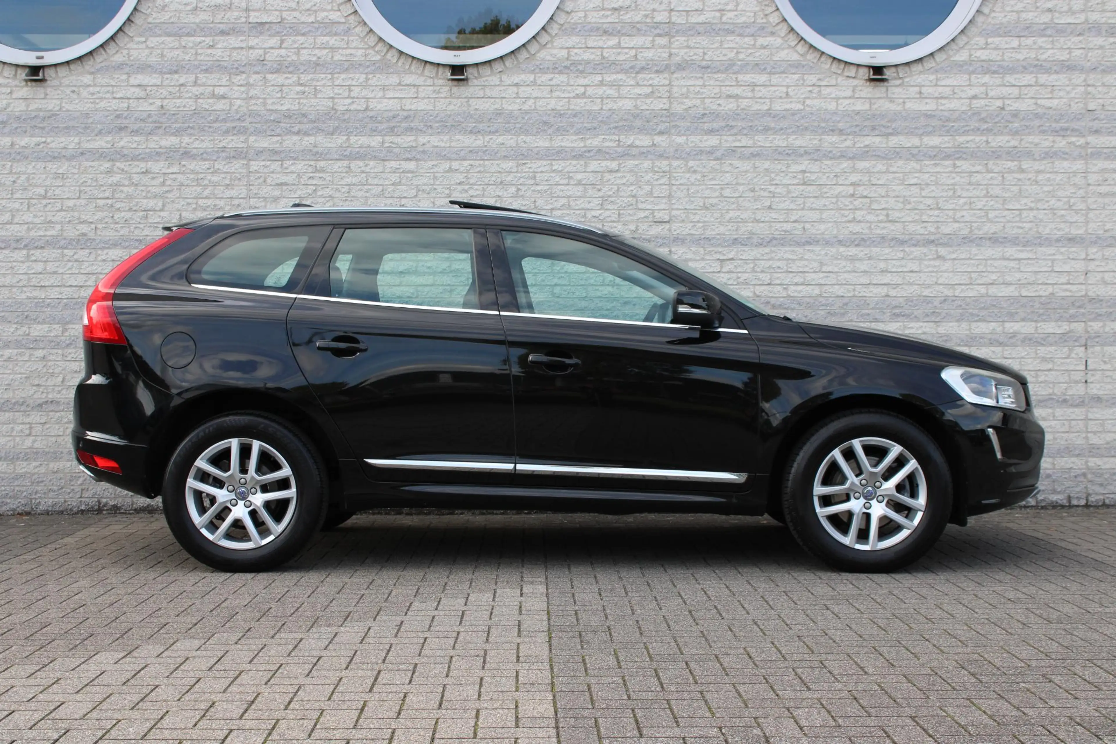 Volvo XC60 T5 FWD Polar+ — photo 4
