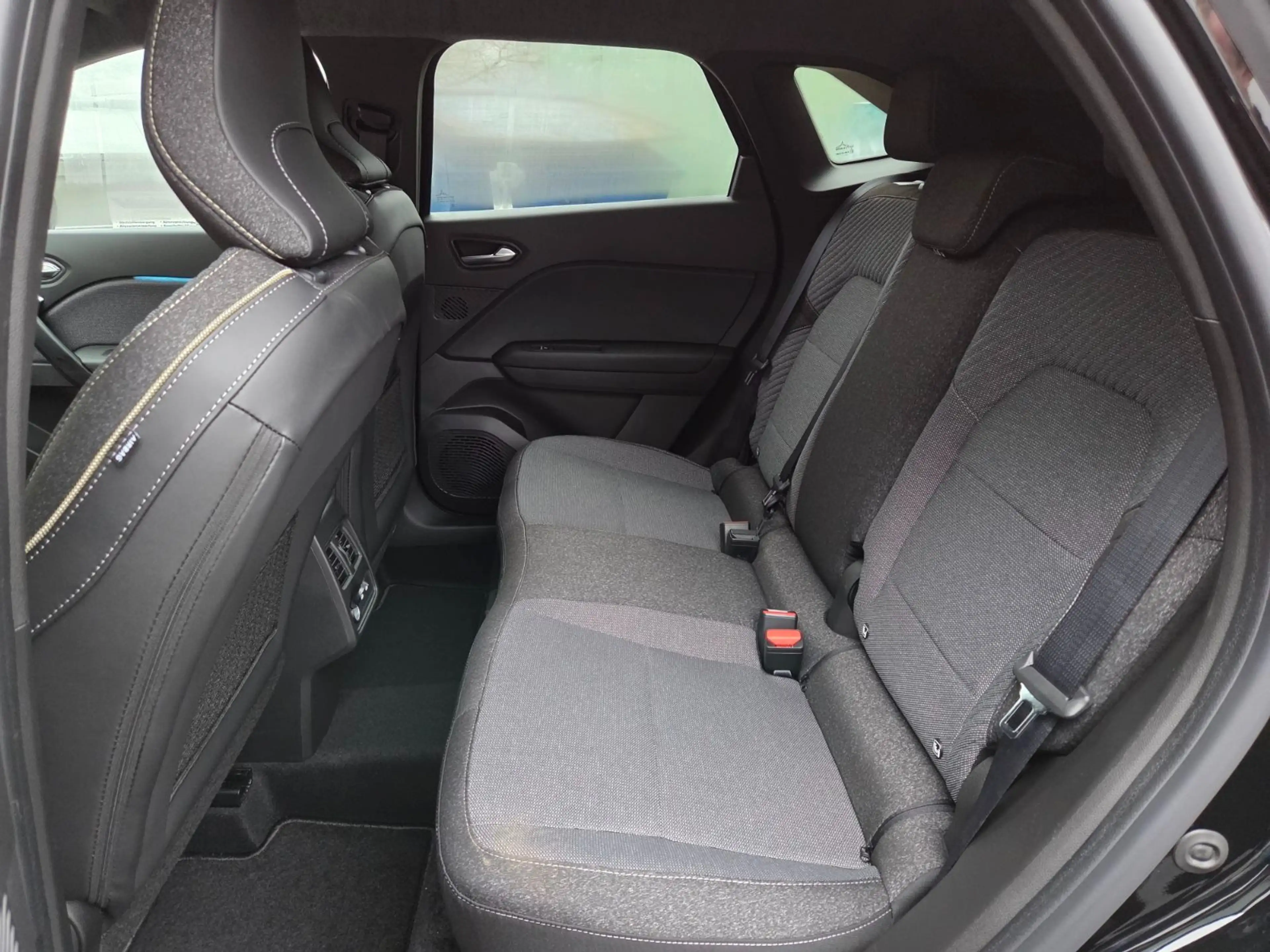 Mitsubishi Grandis Intro Edition 1.8 HEV (158 PS) AT — photo 11