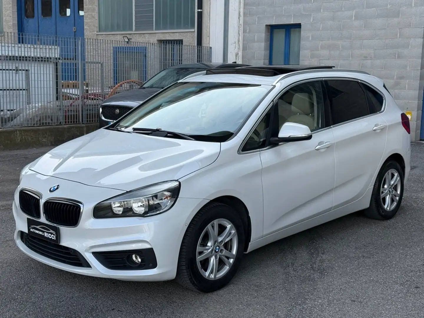 BMW 218i Active Tourer 136cv Blanc - 1