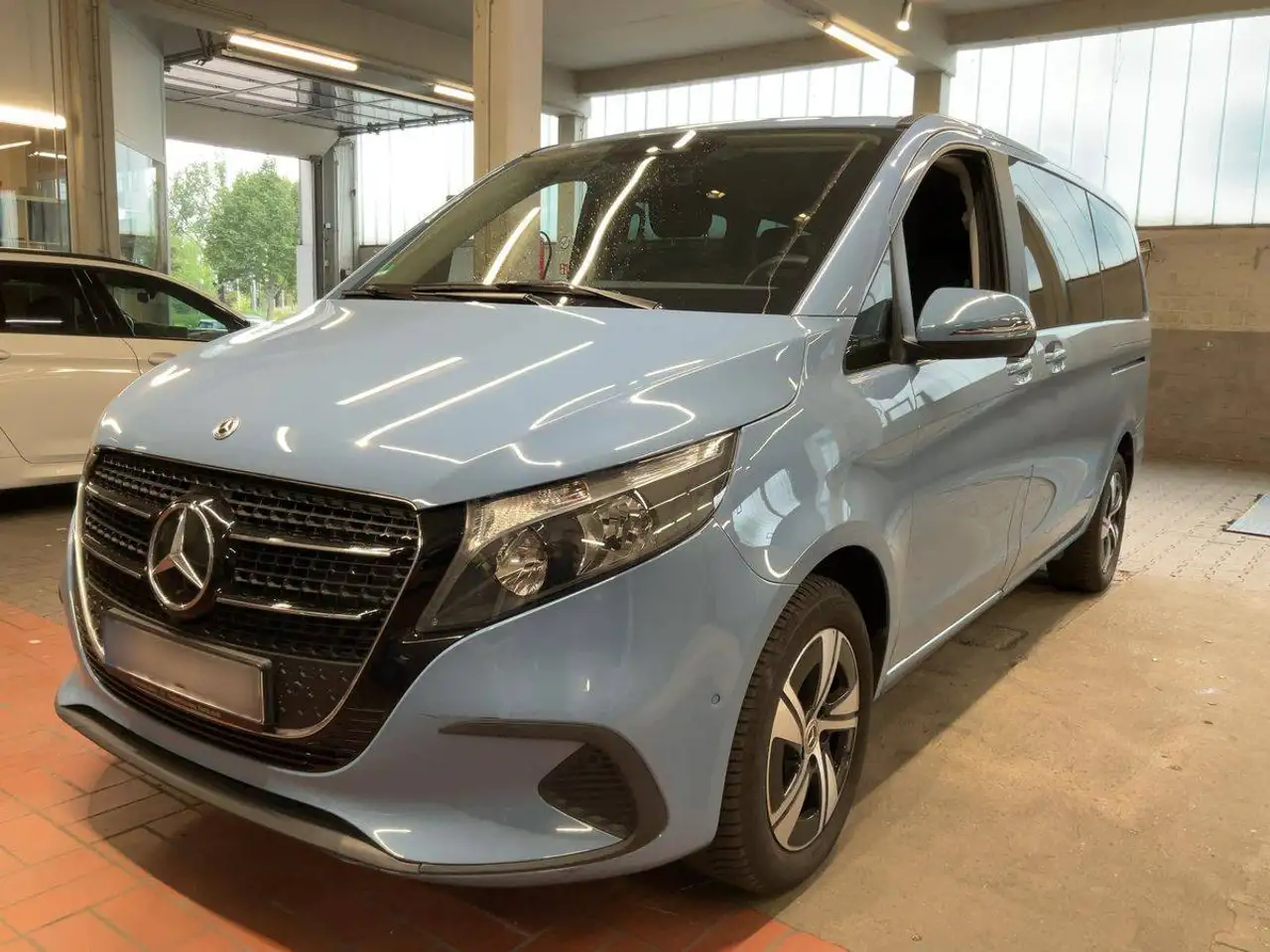 Mercedes-Benz V 220