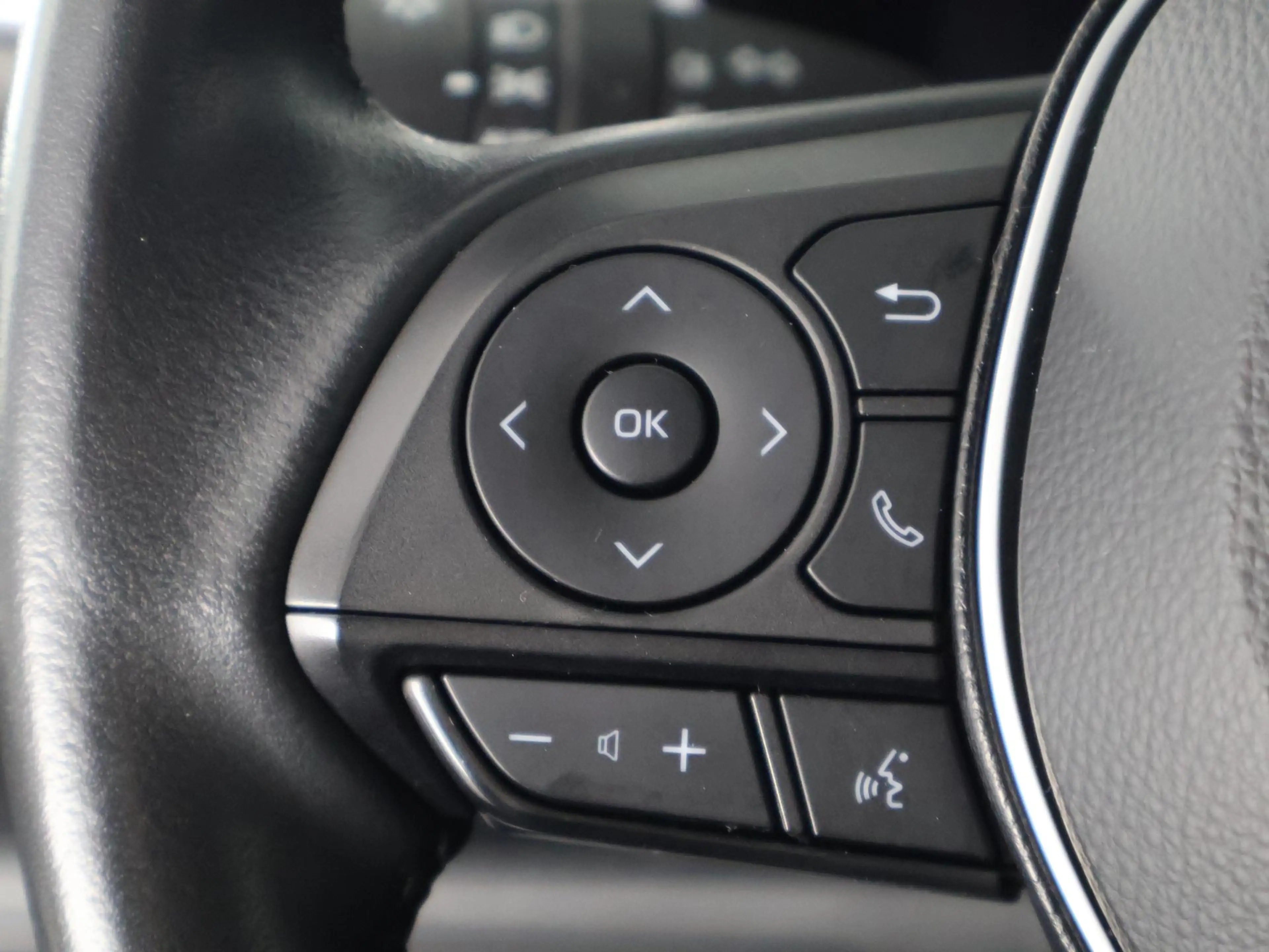 Toyota Corolla Touring Sports 1.8 Hybrid Business Luxury | Stoelv — photo 16