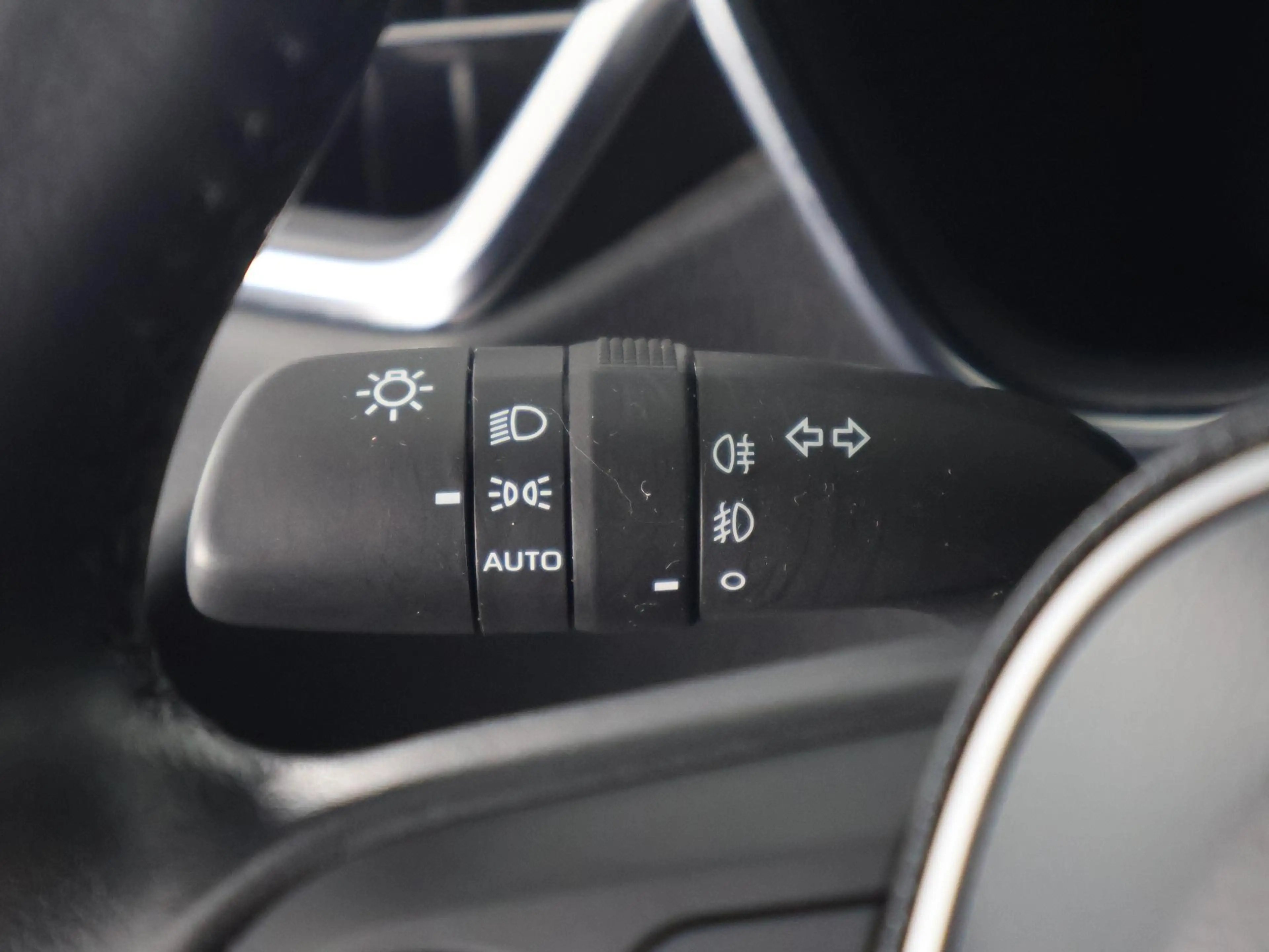 Toyota Corolla Touring Sports 1.8 Hybrid Business Luxury | Stoelv — photo 18