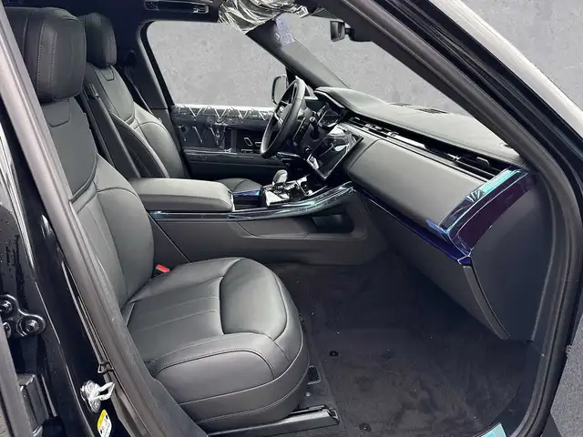 Land Rover Range Rover Sport view 3