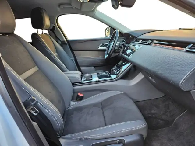 Land Rover Range Rover Velar view 13